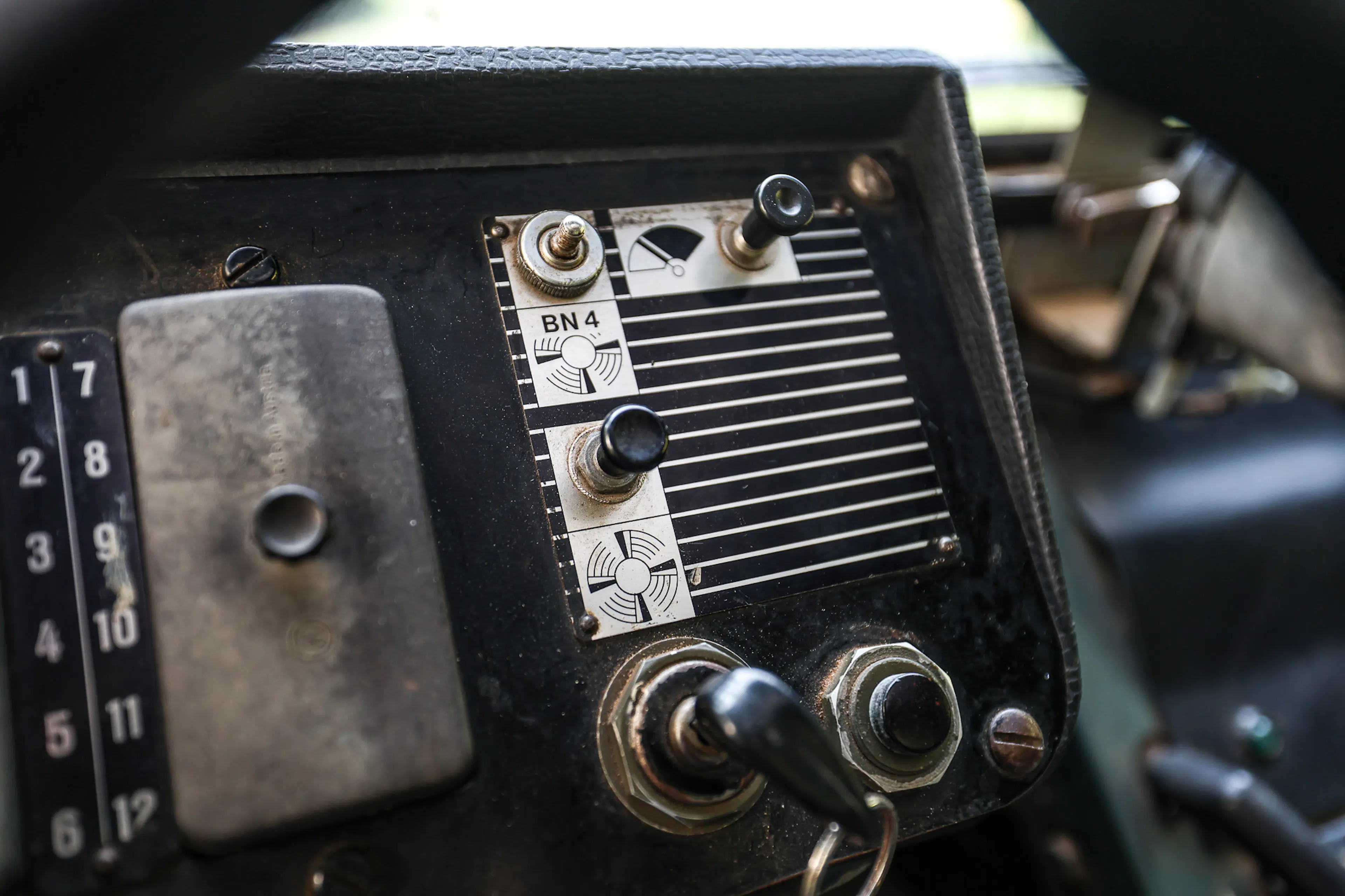 1972 Steyr-Puch Pinzgauer wiper switch