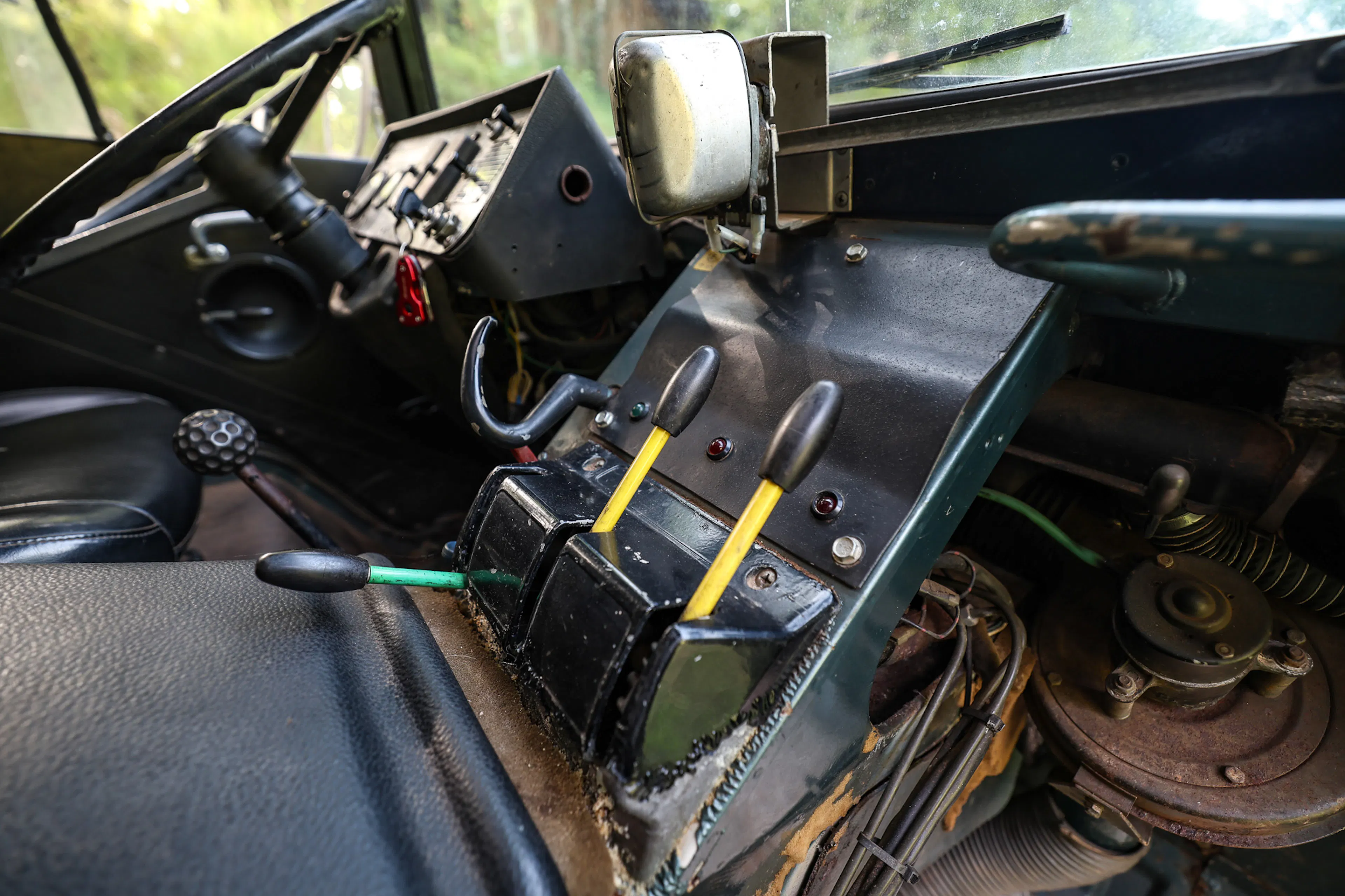 1972 Steyr-Puch Pinzgauer center stack levers