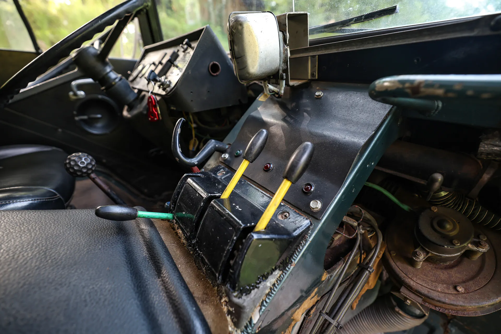 1972 Steyr-Puch Pinzgauer center stack levers