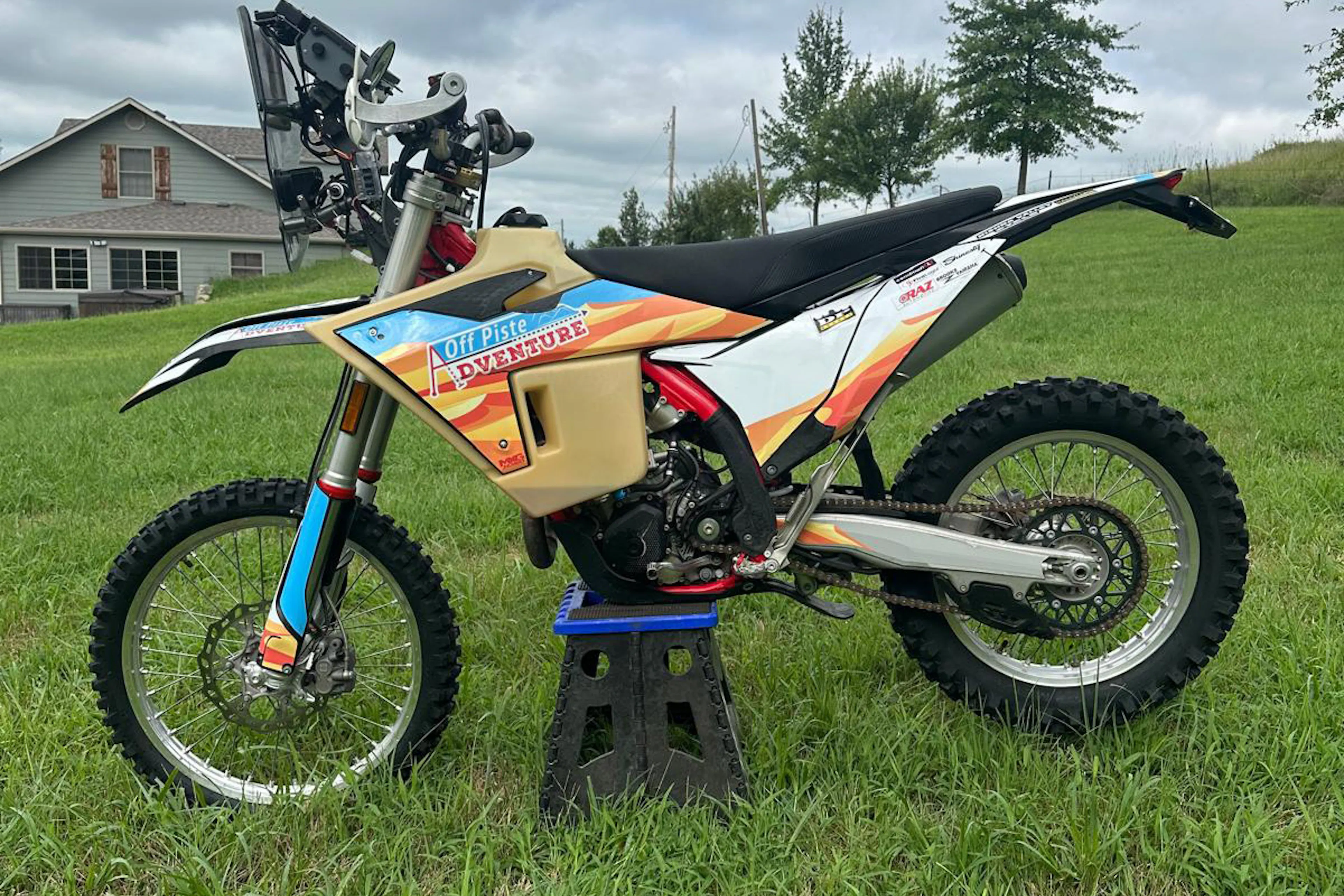 2024 GasGas ES500F left side 2