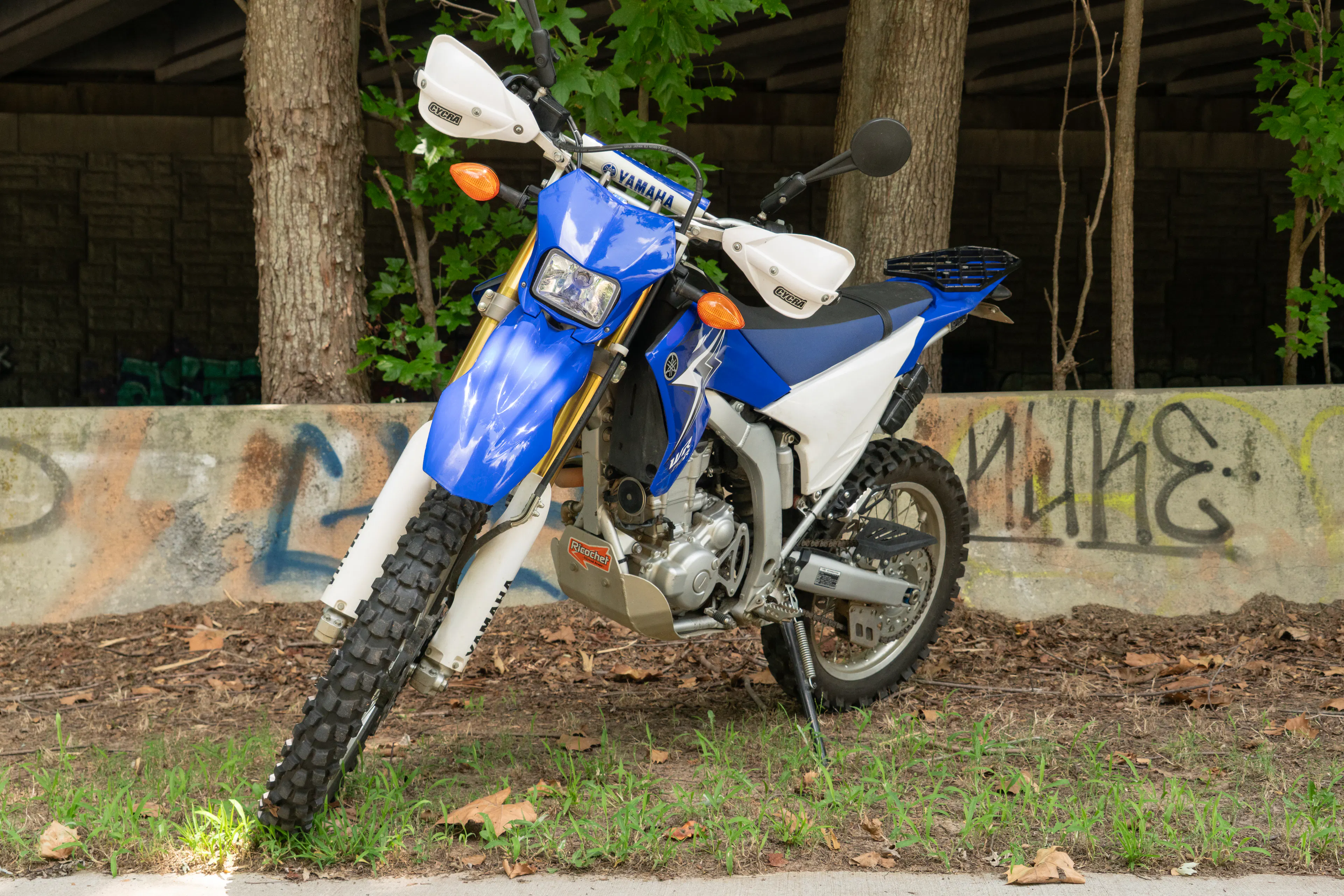 2010 Yamaha WR250R narrow front left 3/4
