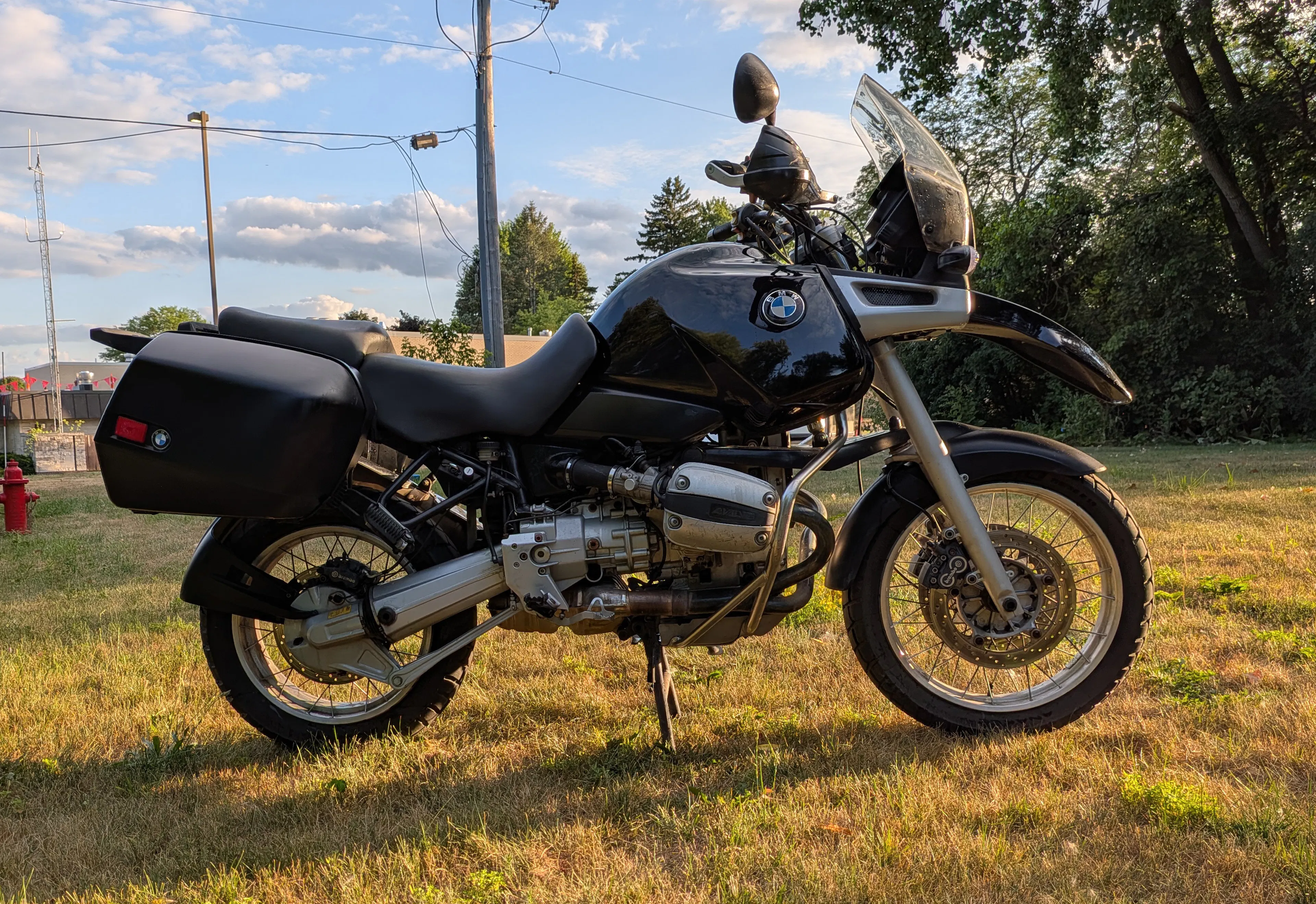 1996 BMW R1100GS right side