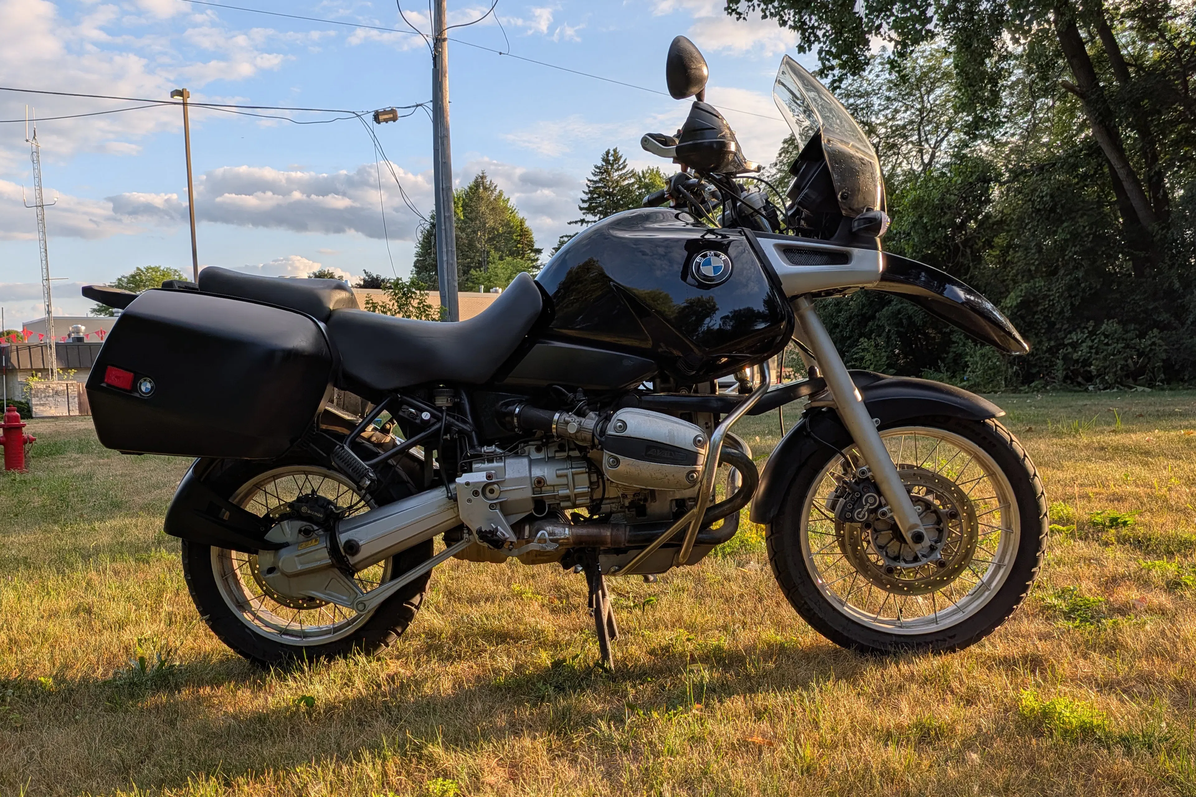 1996 BMW R1100GS right side