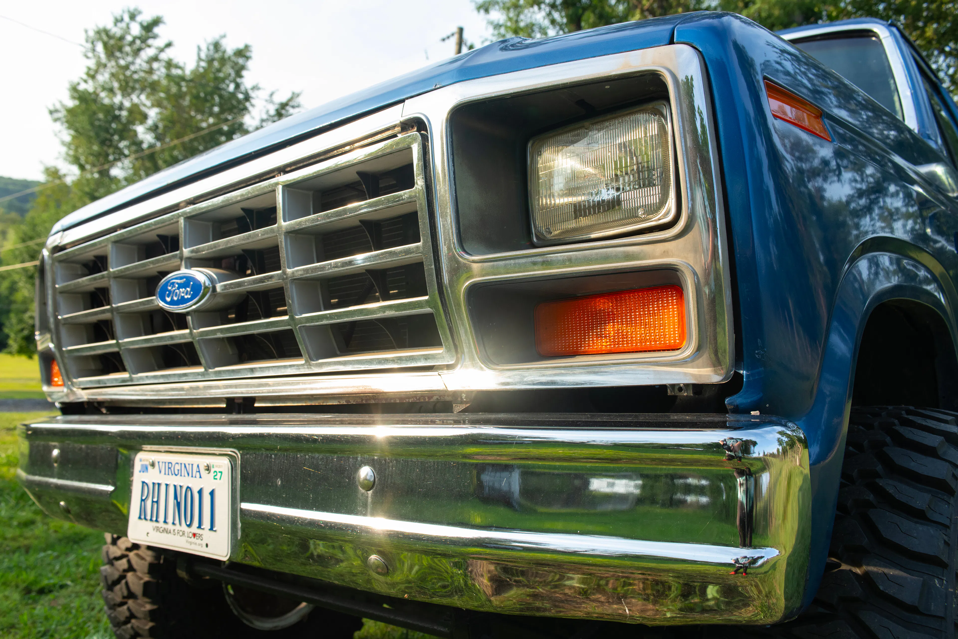 1985 Ford Bronco grille detail 