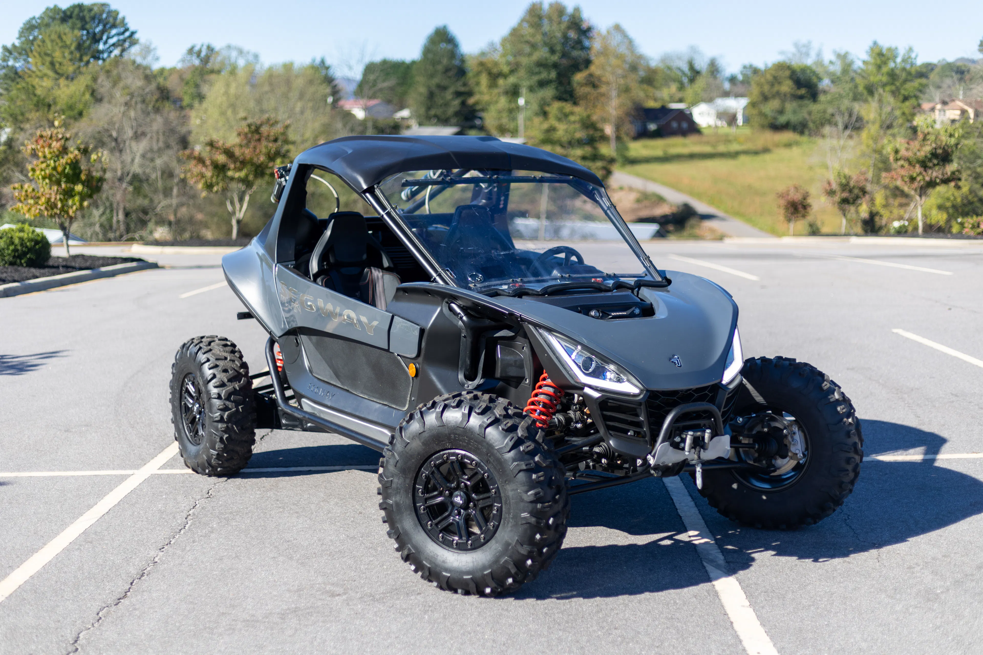 2024 Segway Villain SX10 72 front passenger 3/4 close