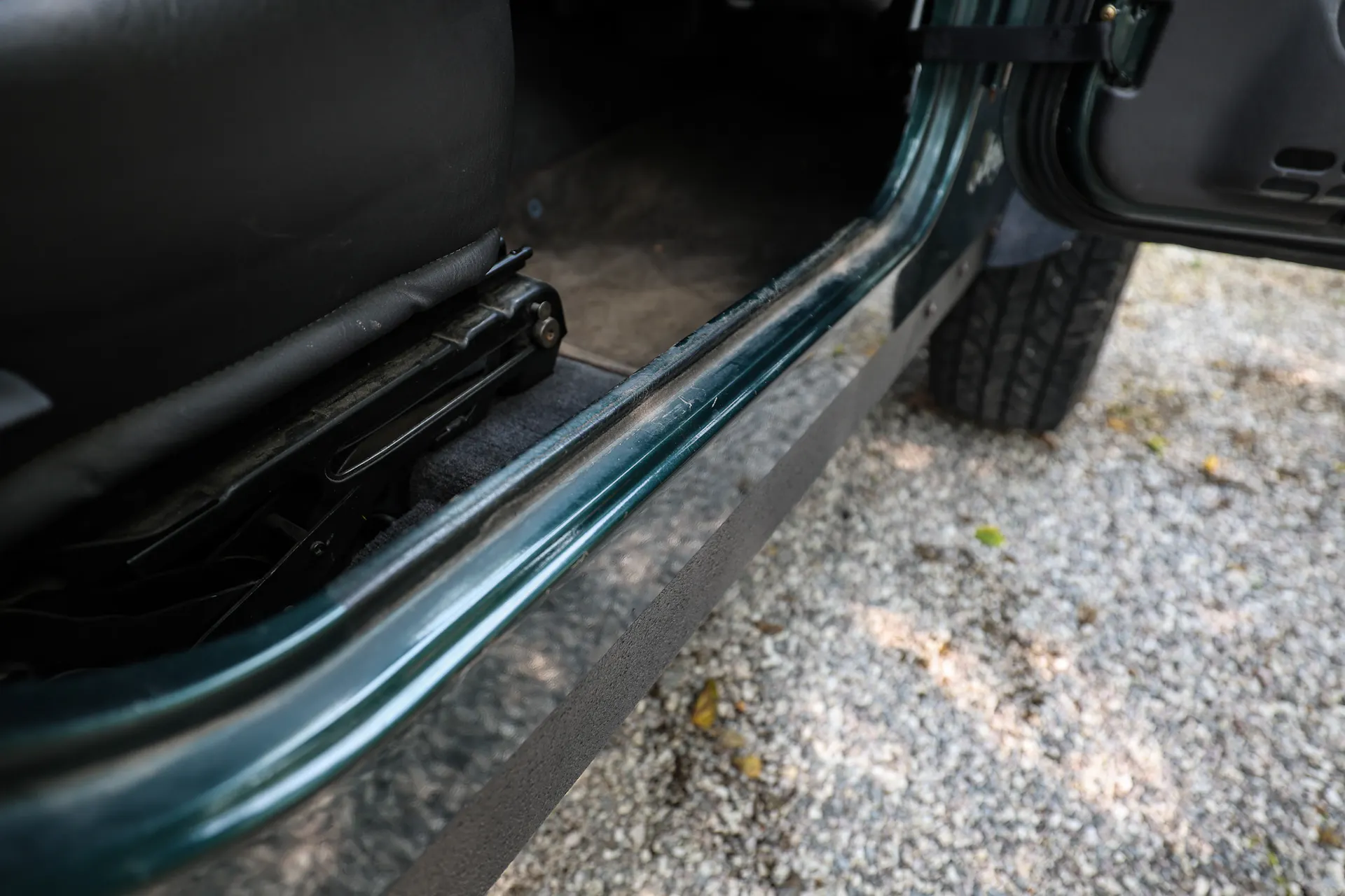 1999 Jeep Wrangler Sport door sill
