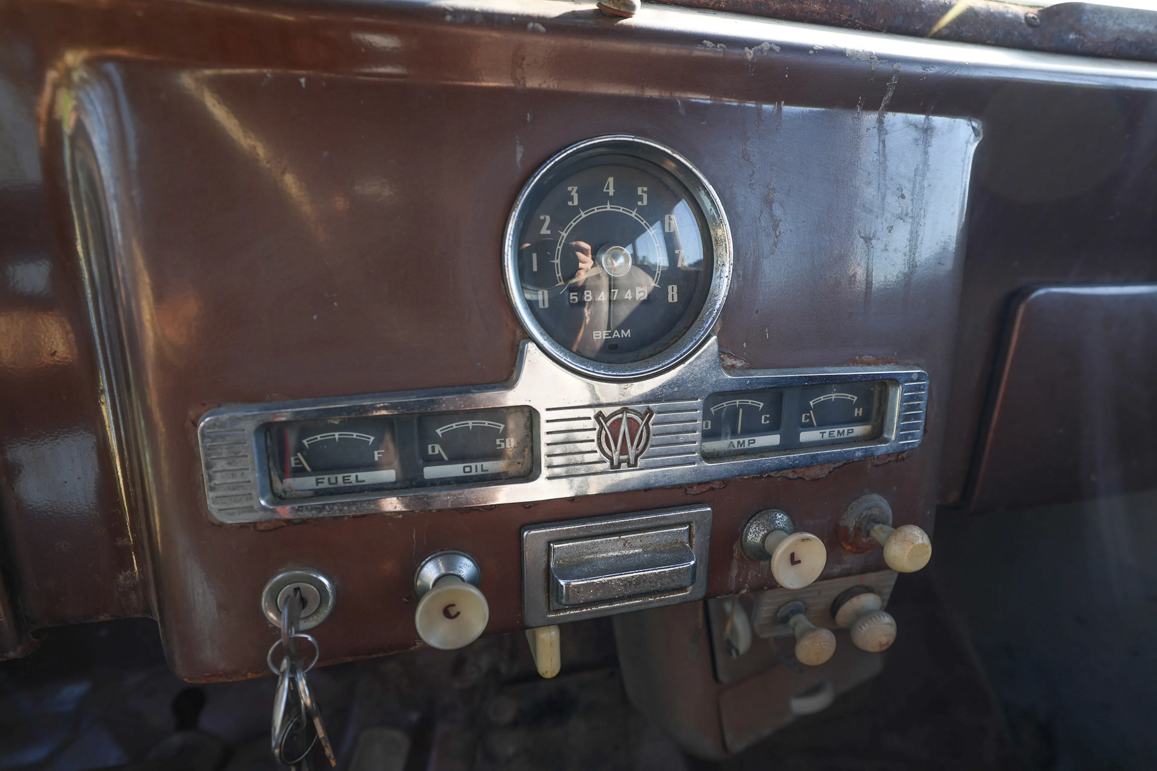 1951 Willys Wagon dash stack