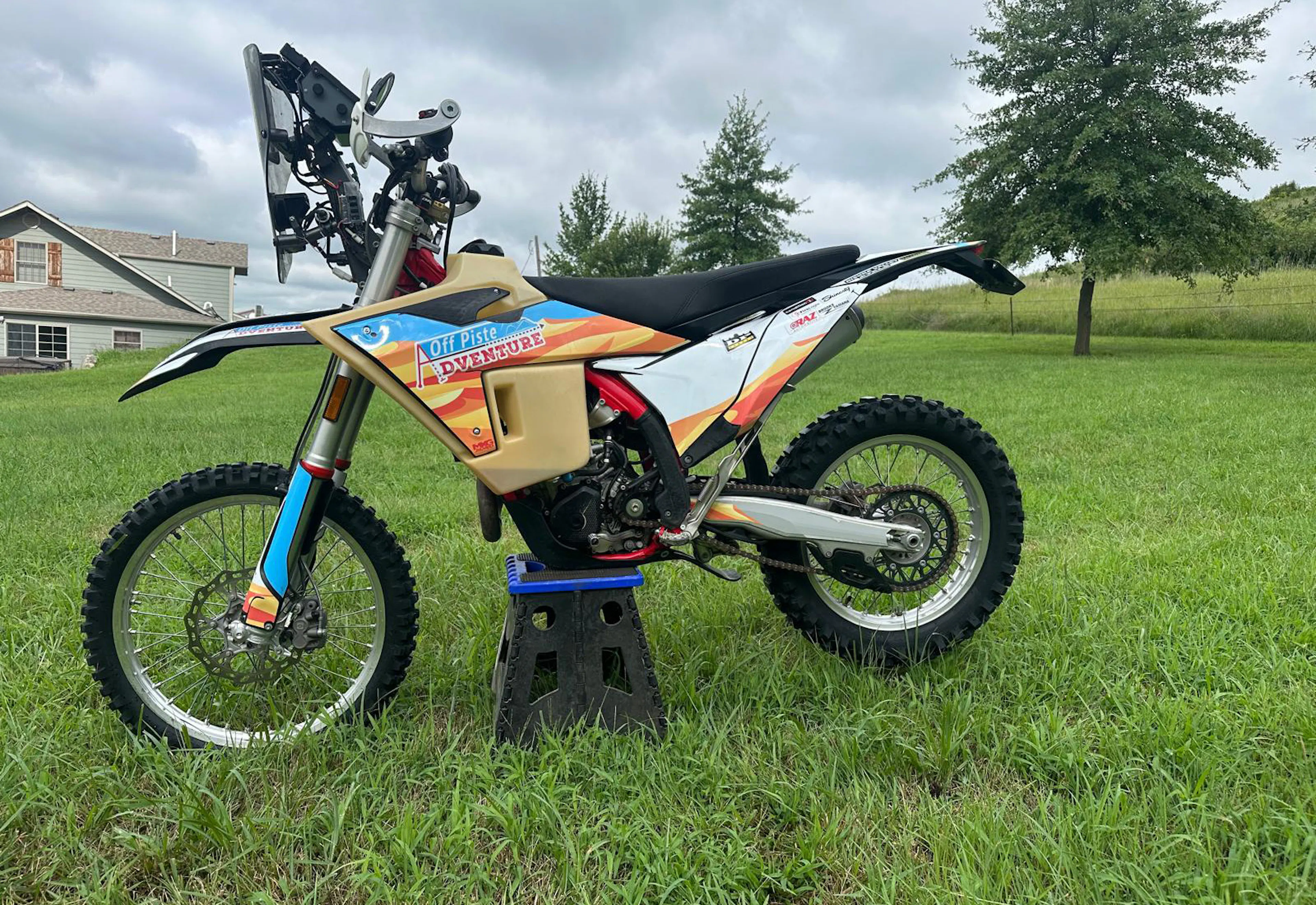 2024 GasGas ES500F left side