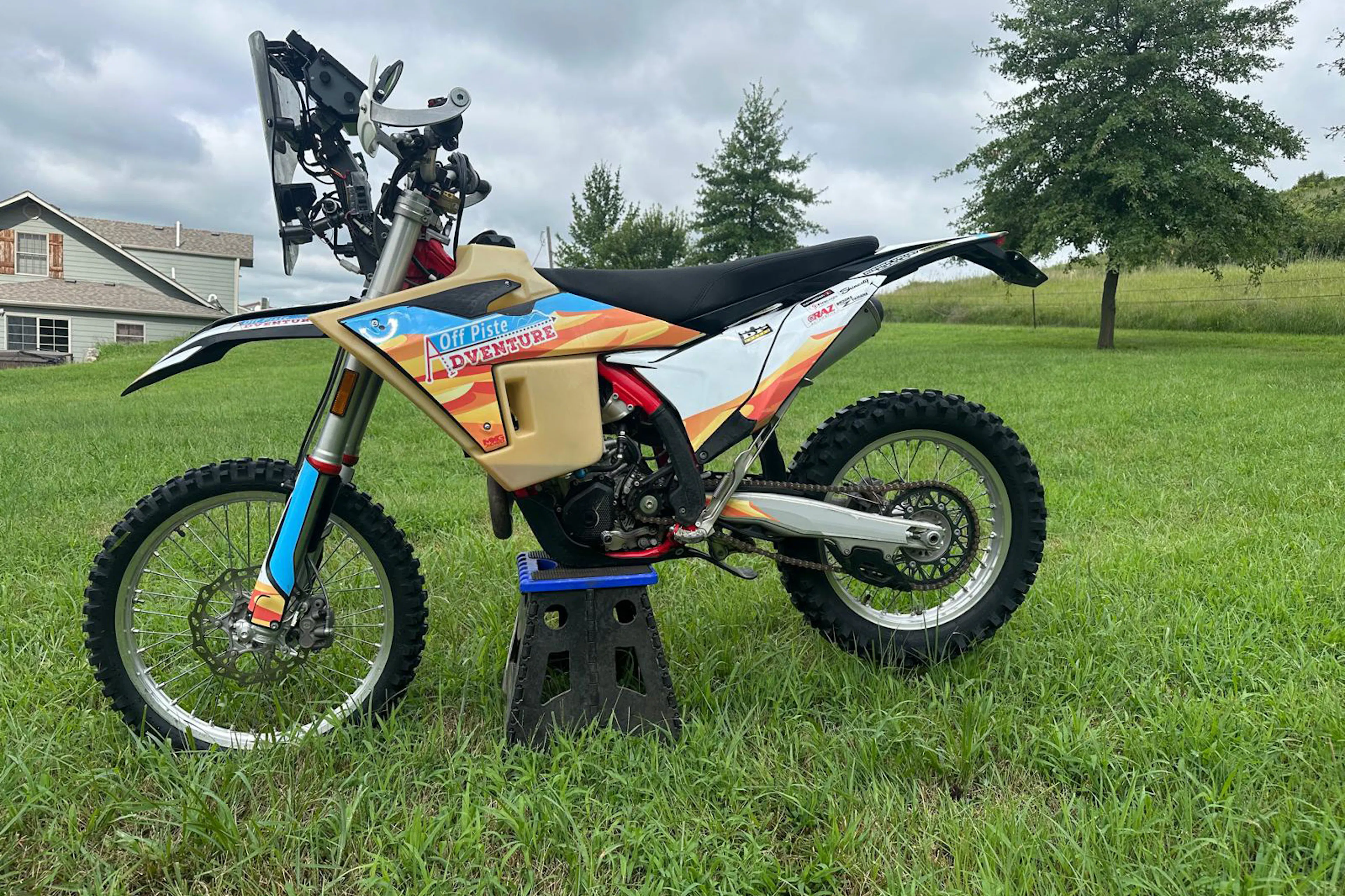 2024 GasGas ES500F left side