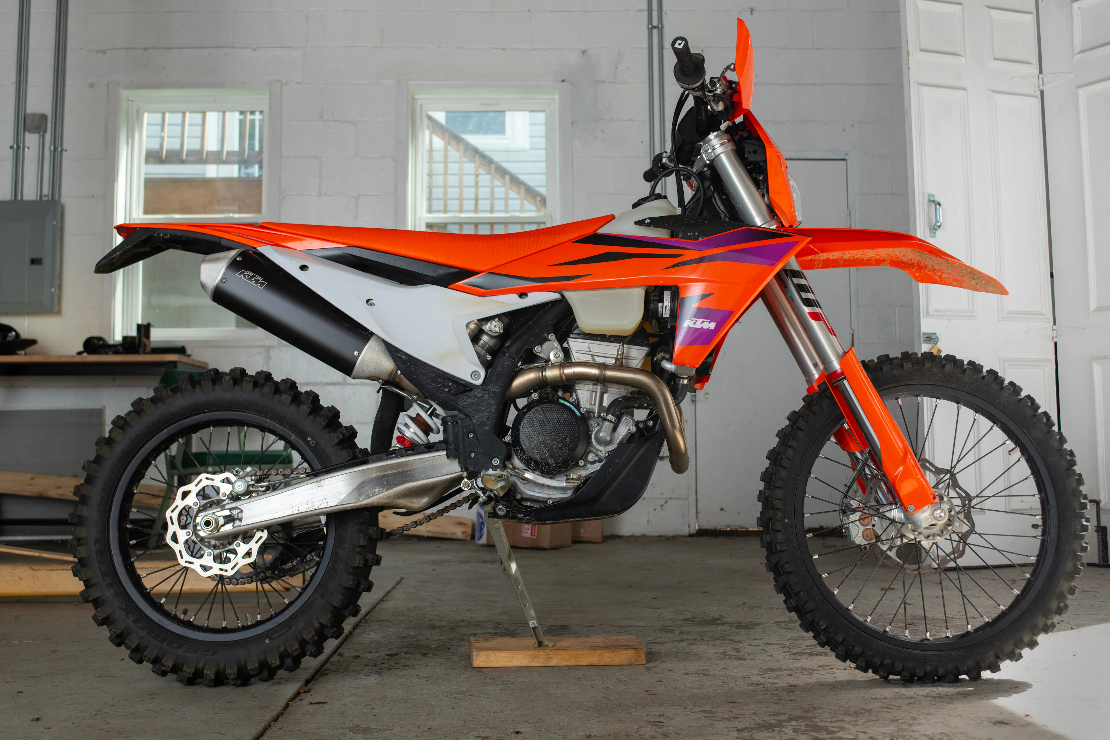 2024 KTM 350 XW-F right side