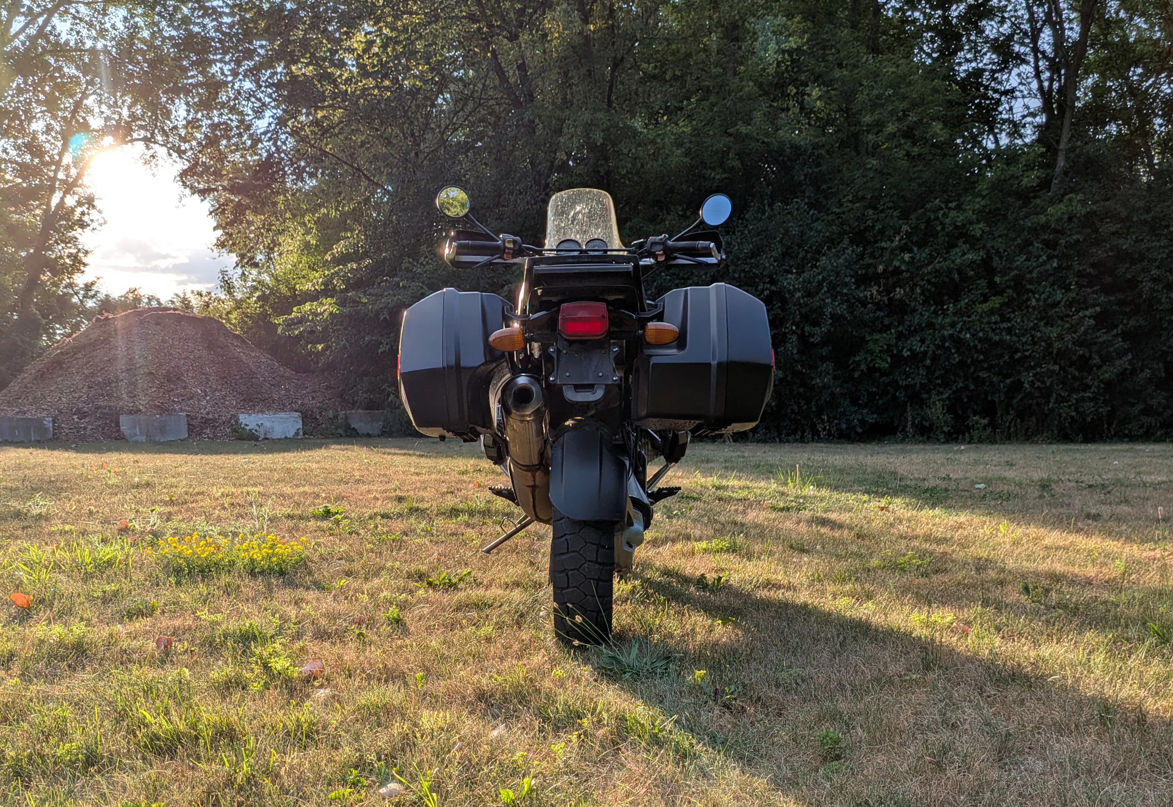1996 BMW R1100GS rear