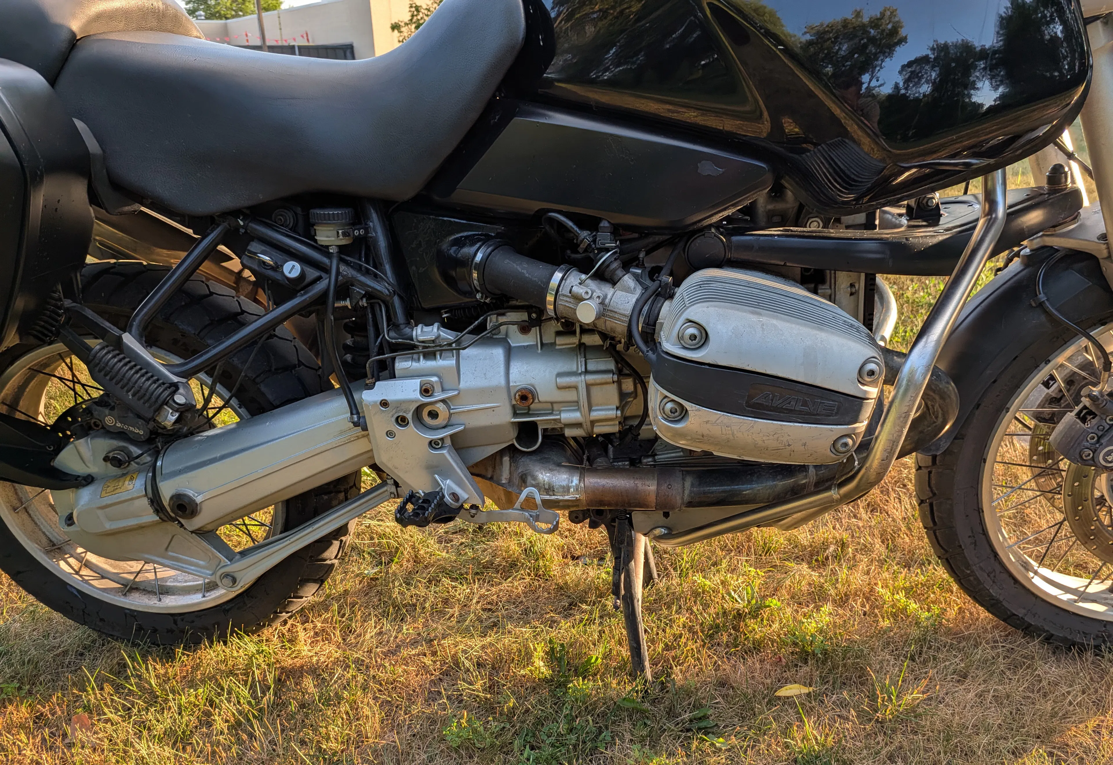 1996 BMW R1100GS right engine side