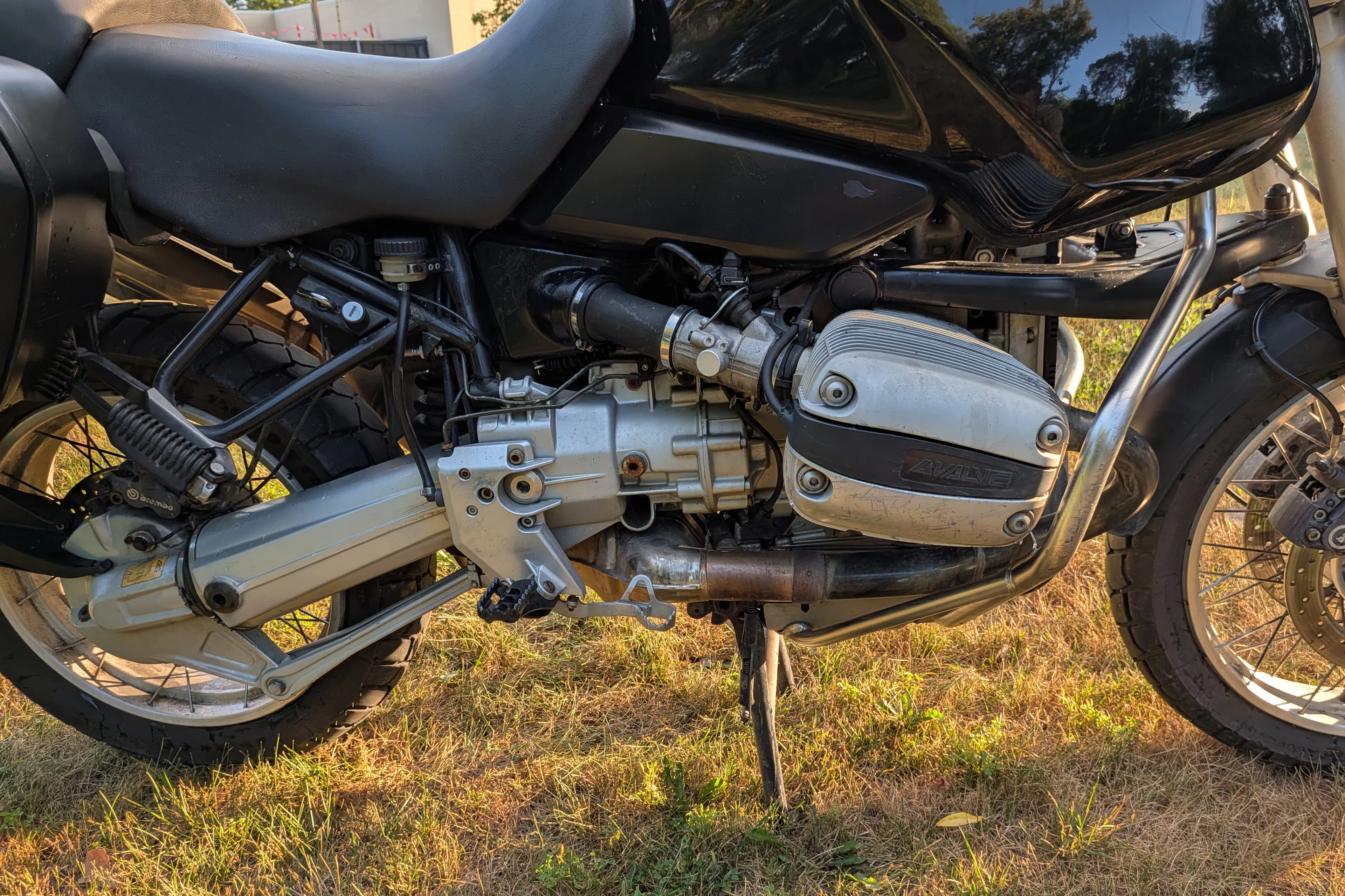1996 BMW R1100GS right engine side