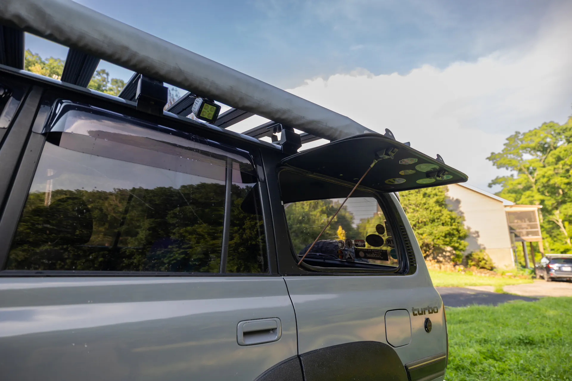 1990 Toyota Land Cruiser VX Limited rear driver side window up