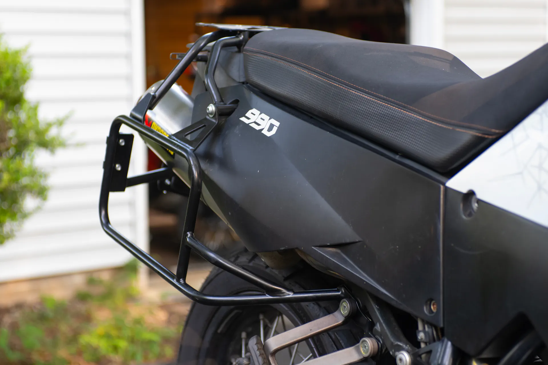 2010 KTM 990 Adventure right rear bodywork/rack 