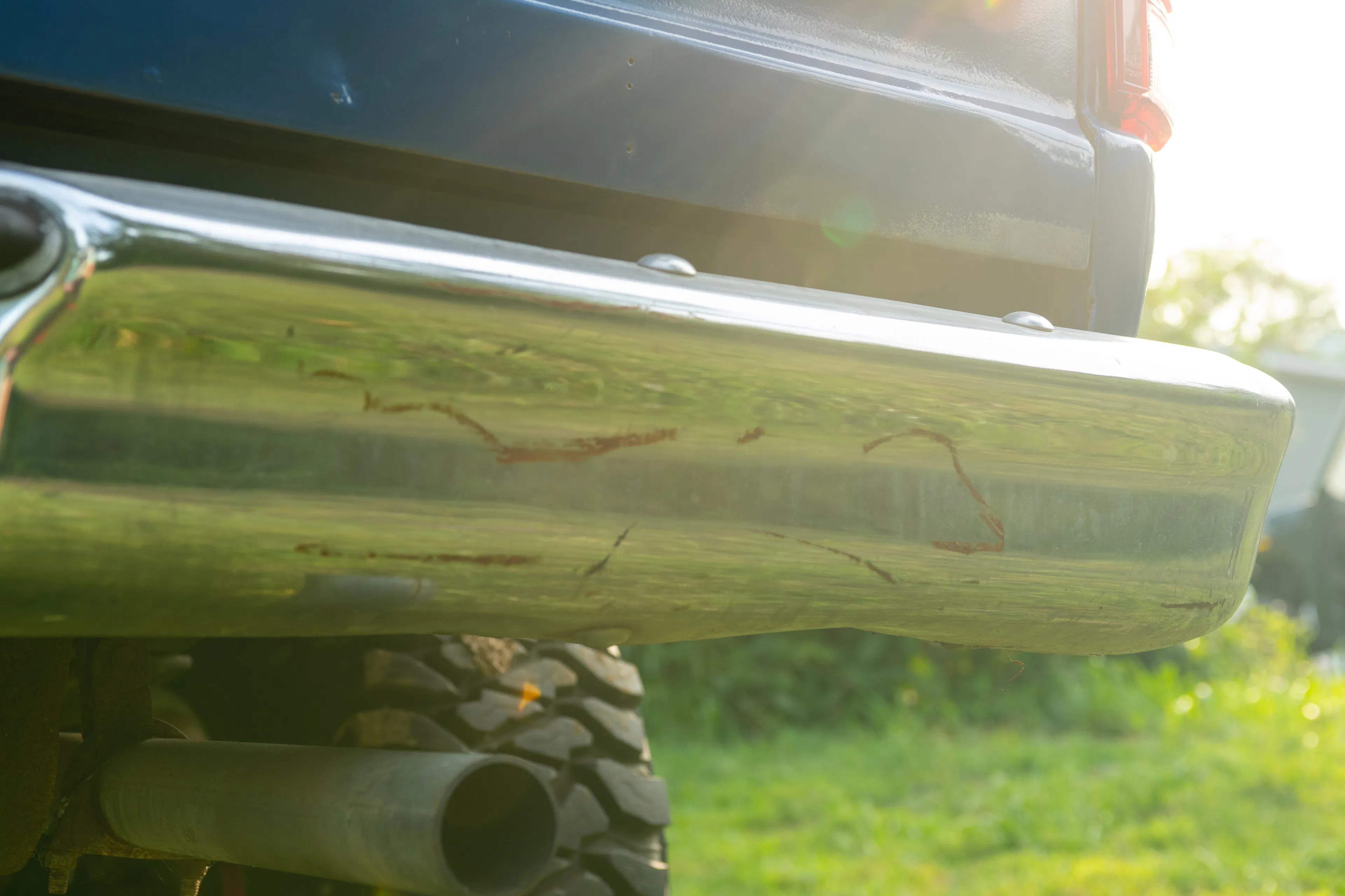 1985 Ford Bronco passenger side bumper detail 