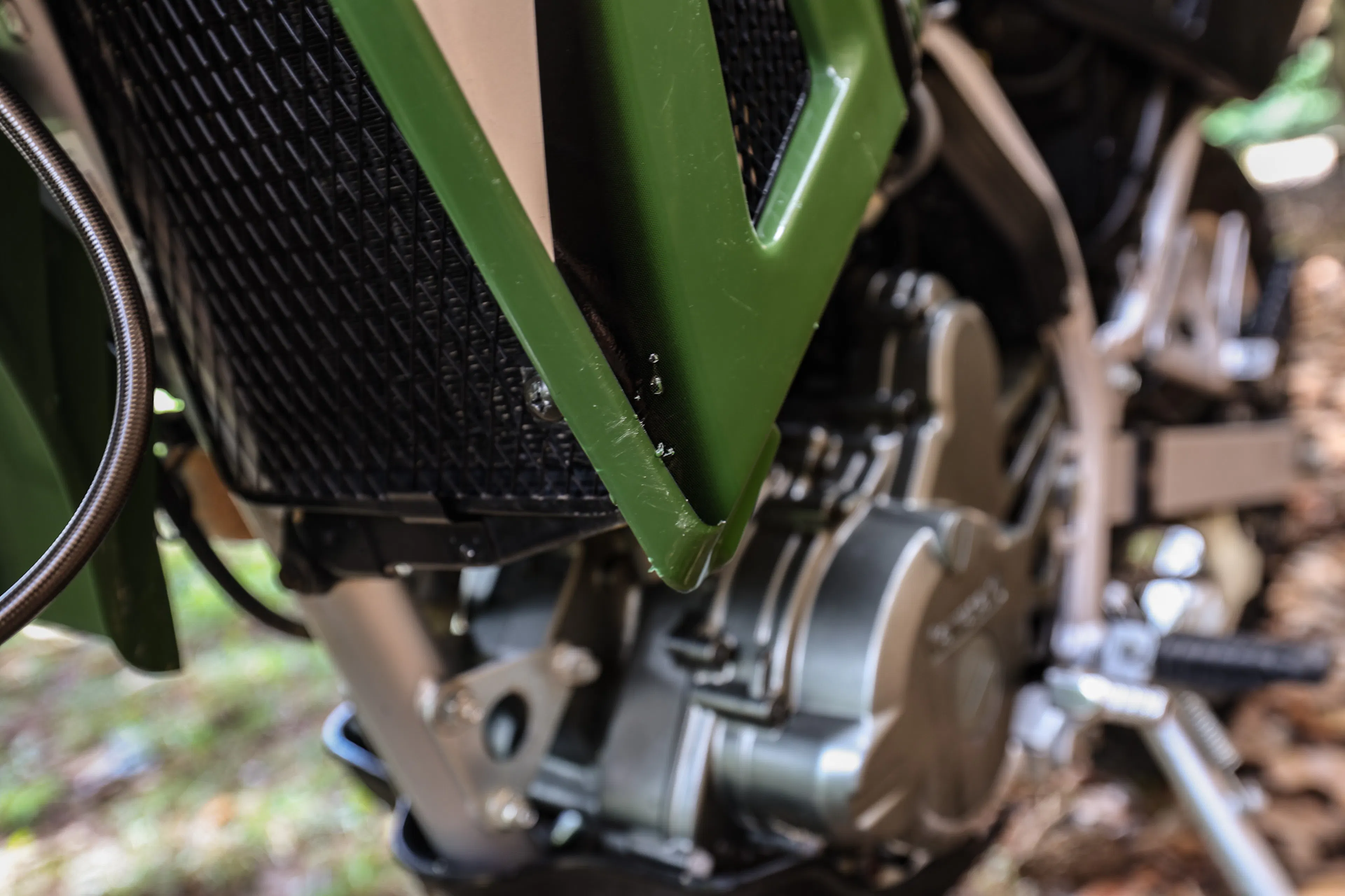2003 Kawasaki KLR 650 scratch on plastic