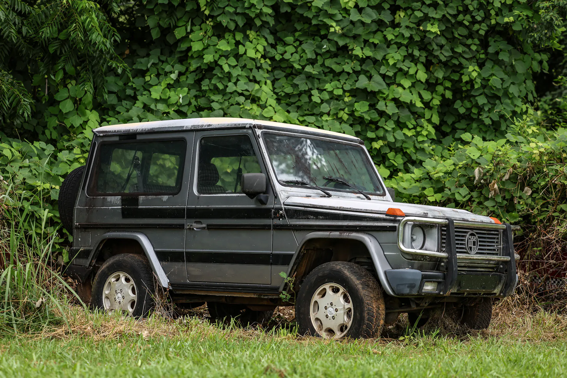 1980 Steyr-Puch G300 passenger front 3/4 wide