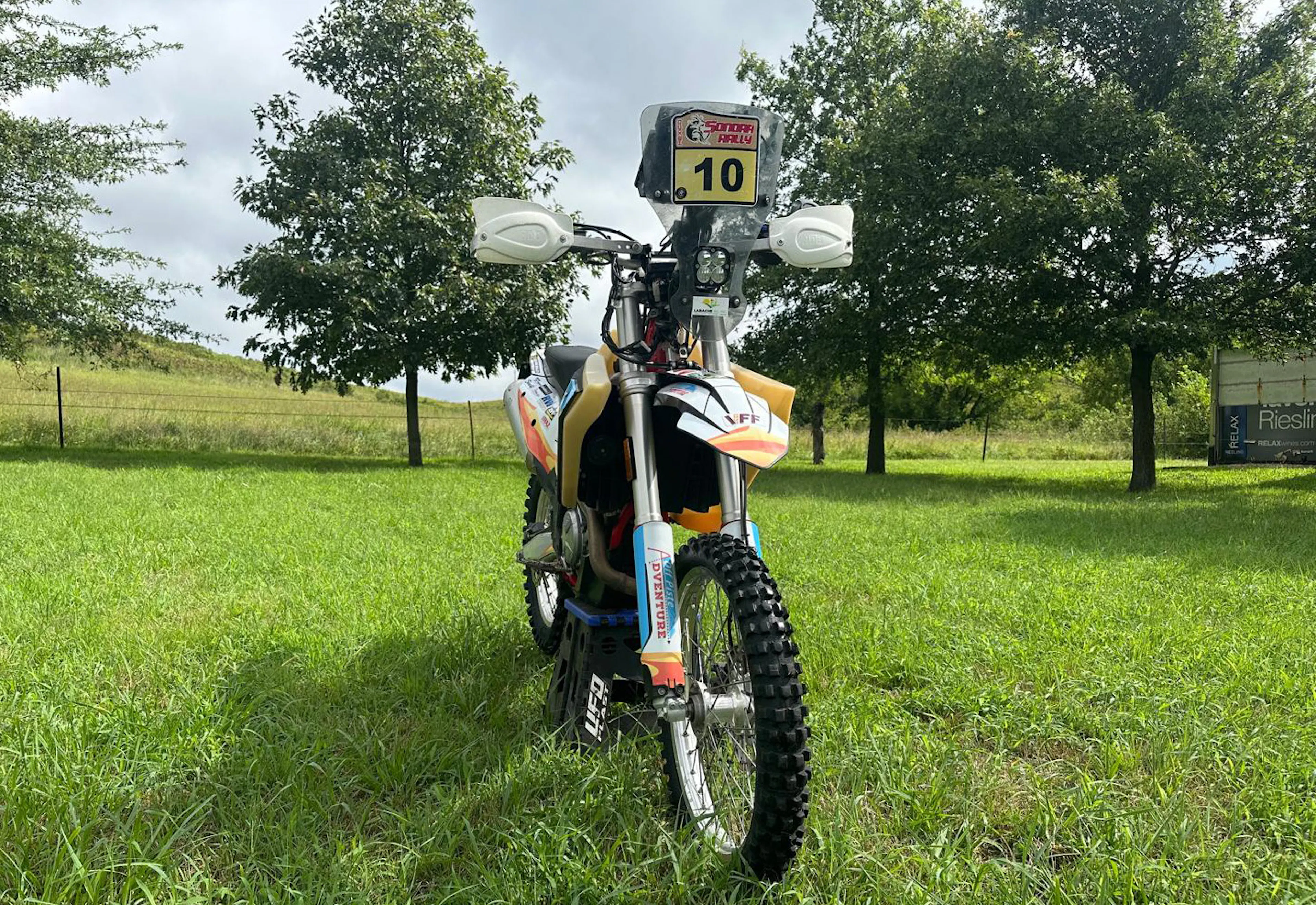 2024 GasGas ES500F right front 3/4