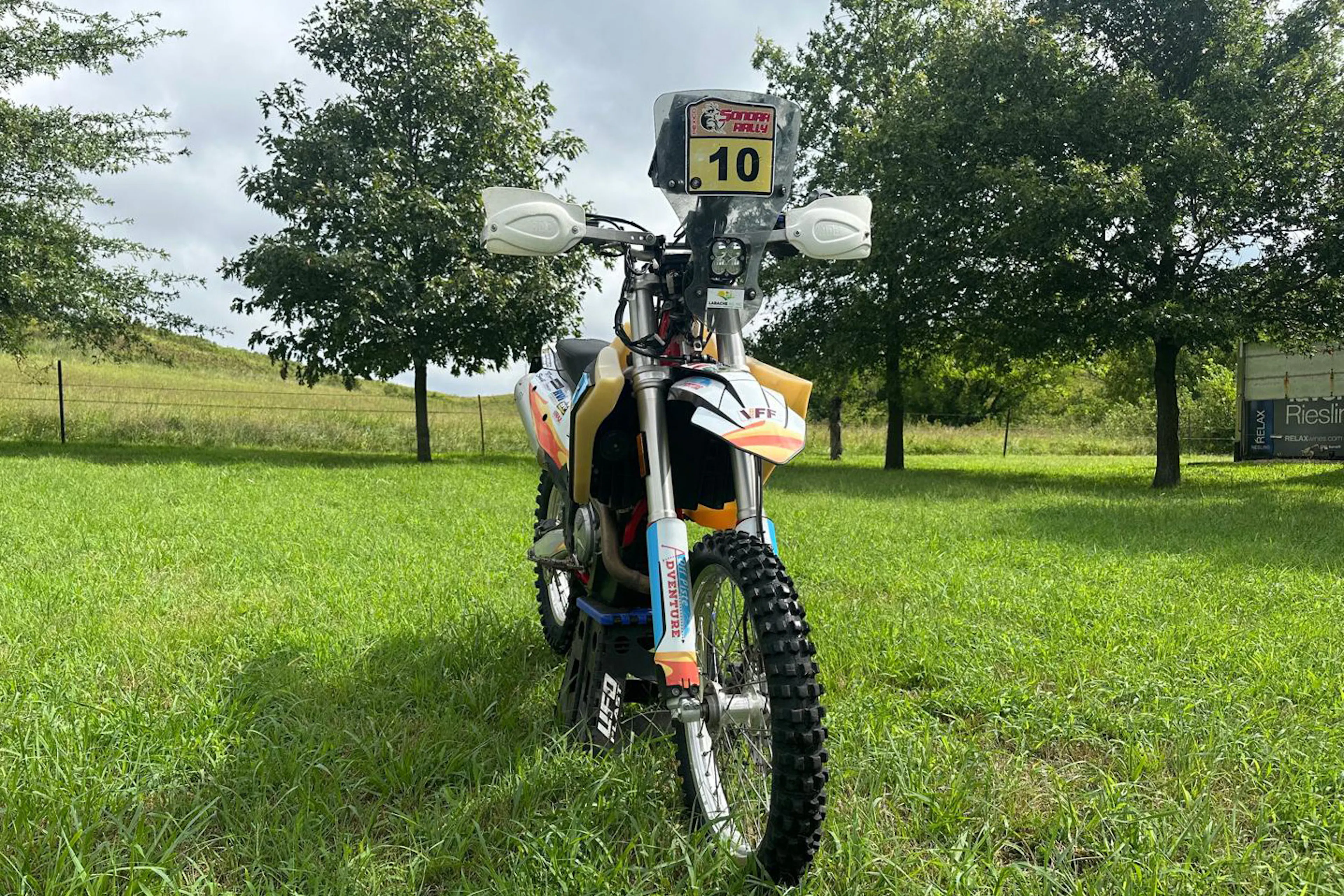2024 GasGas ES500F right front 3/4