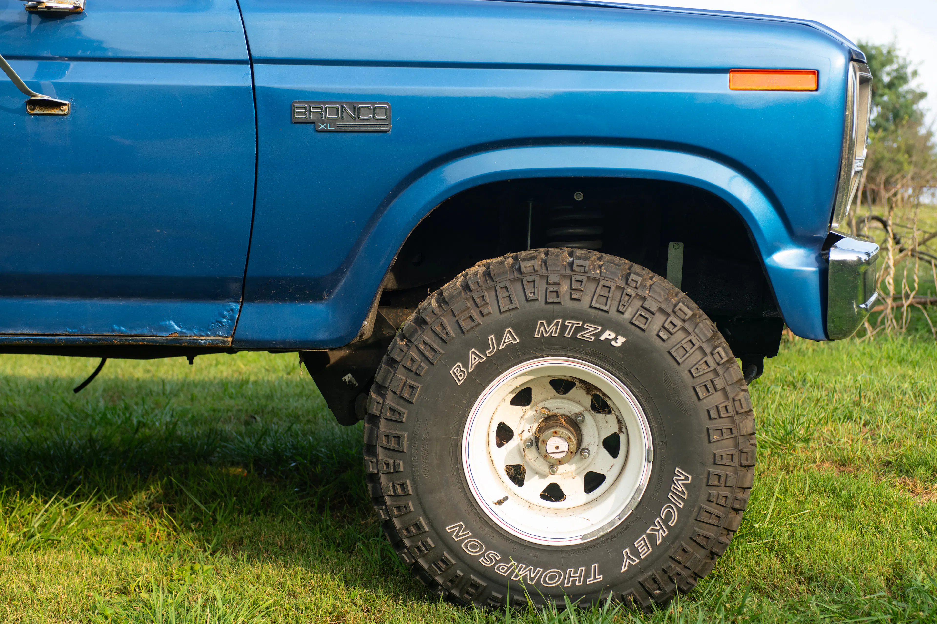 1985 Ford Bronco passenger front tire