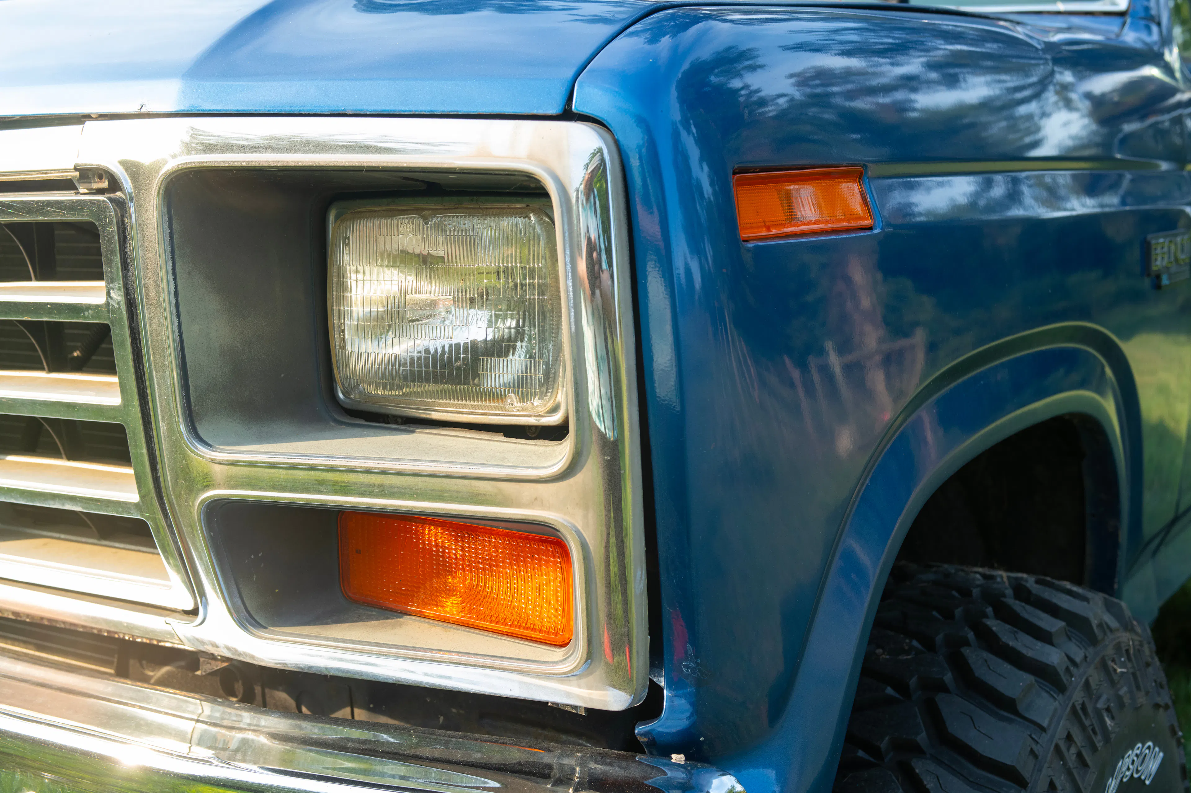 1985 Ford Bronco driver headlight