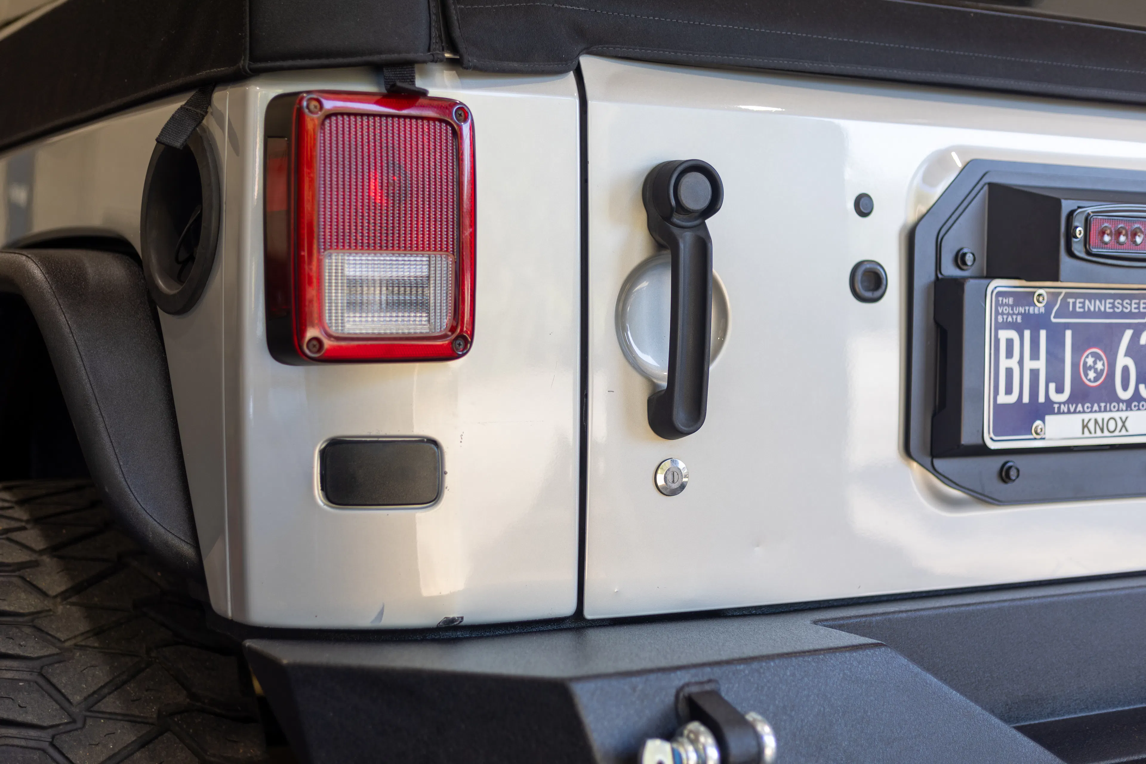 2007 Jeep Wrangler Limited Rubicon tailgate