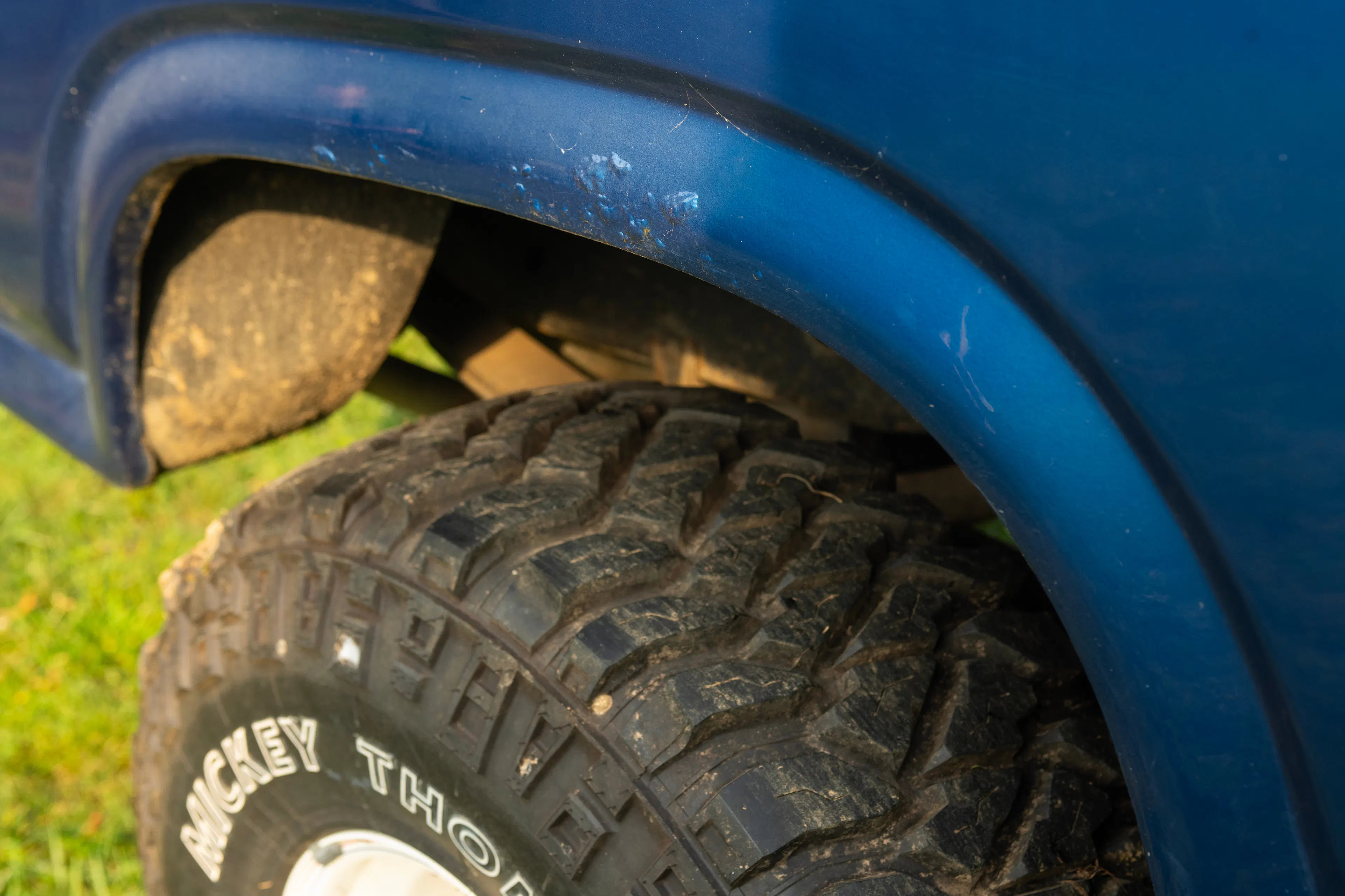 1985 Ford Bronco fender crust