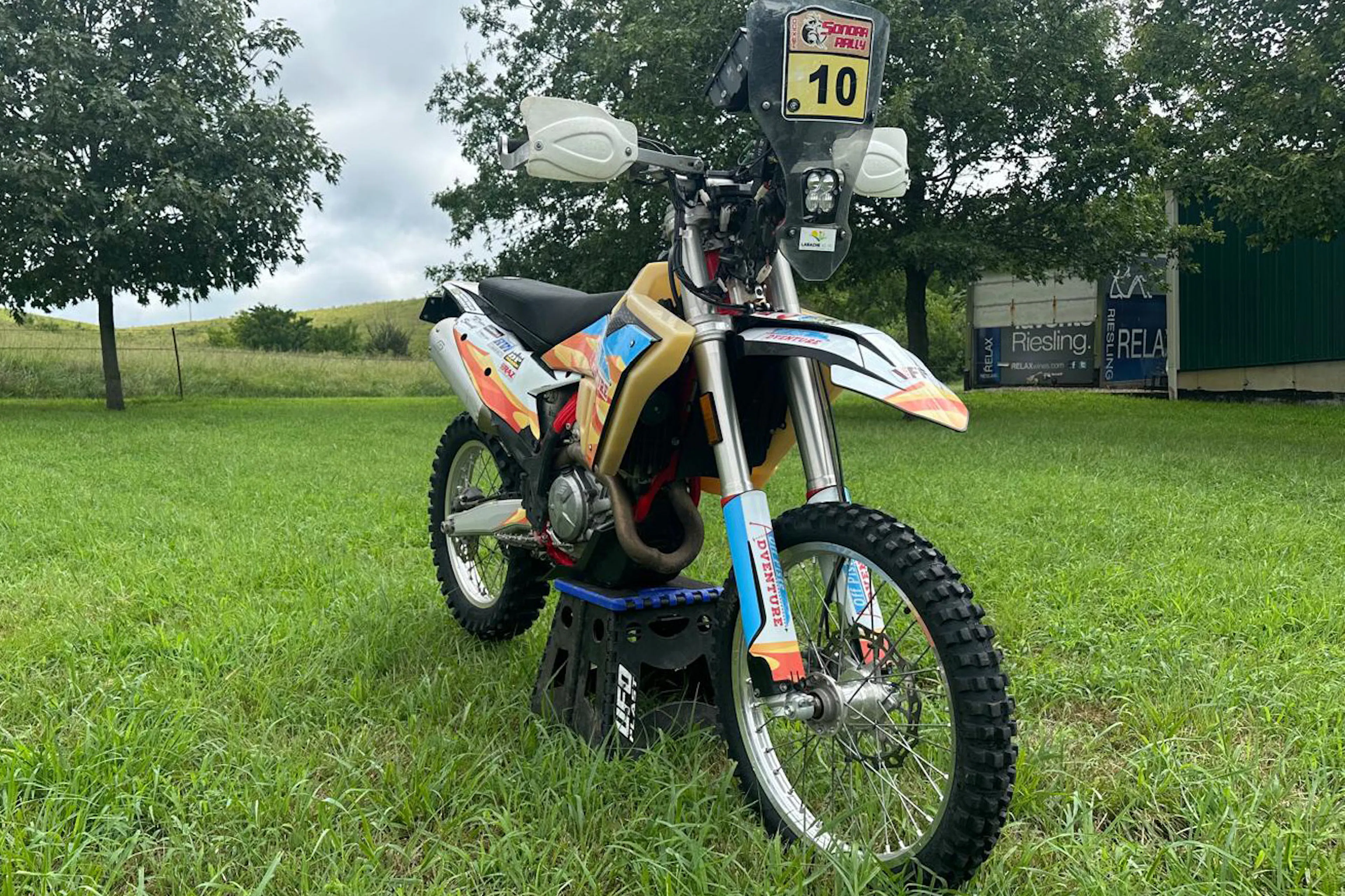 2024 GasGas ES500F right front 3/4 2