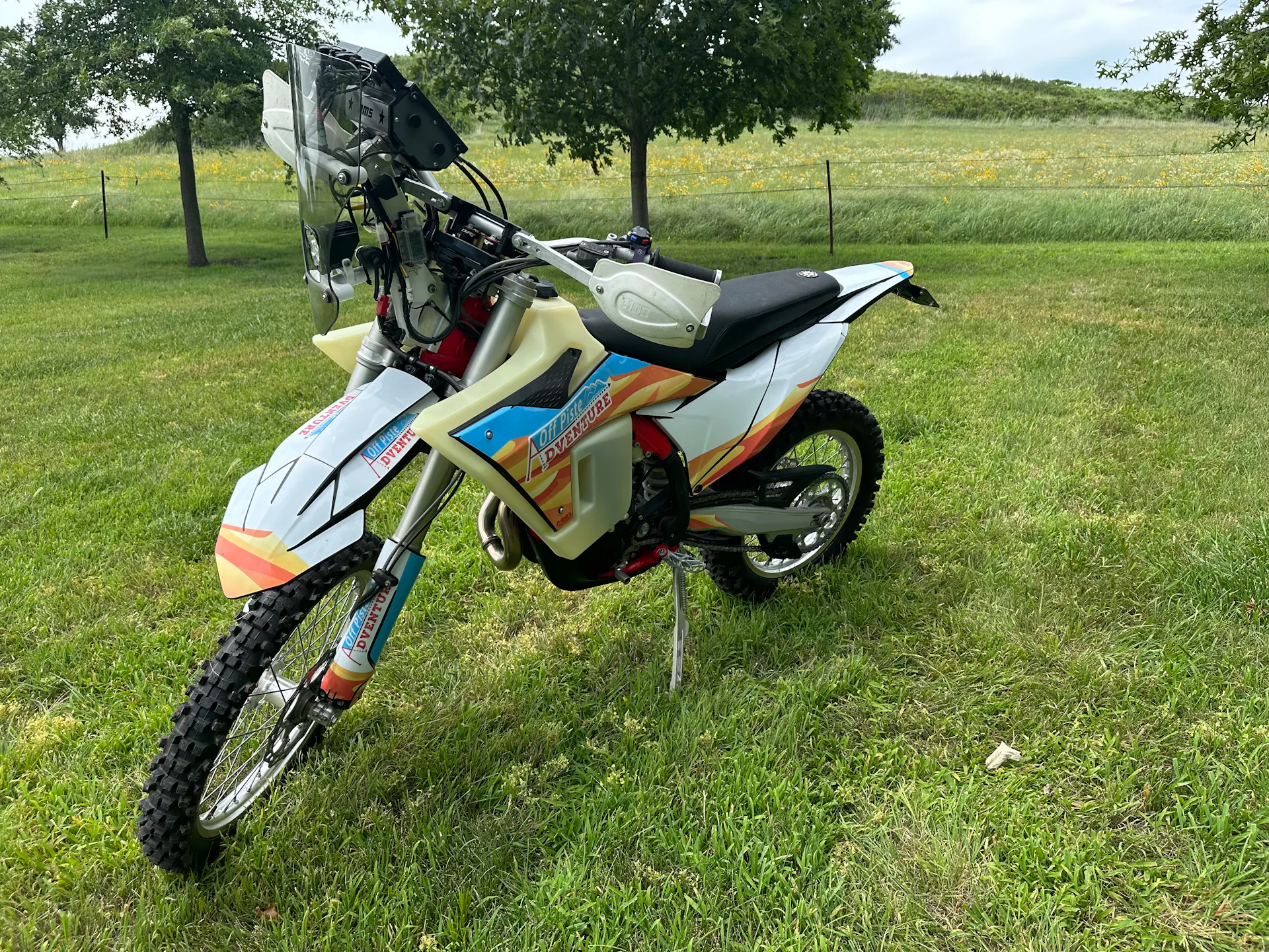 2024 Gas Gas ES500F Off-Piste Adventures left side front 3/4