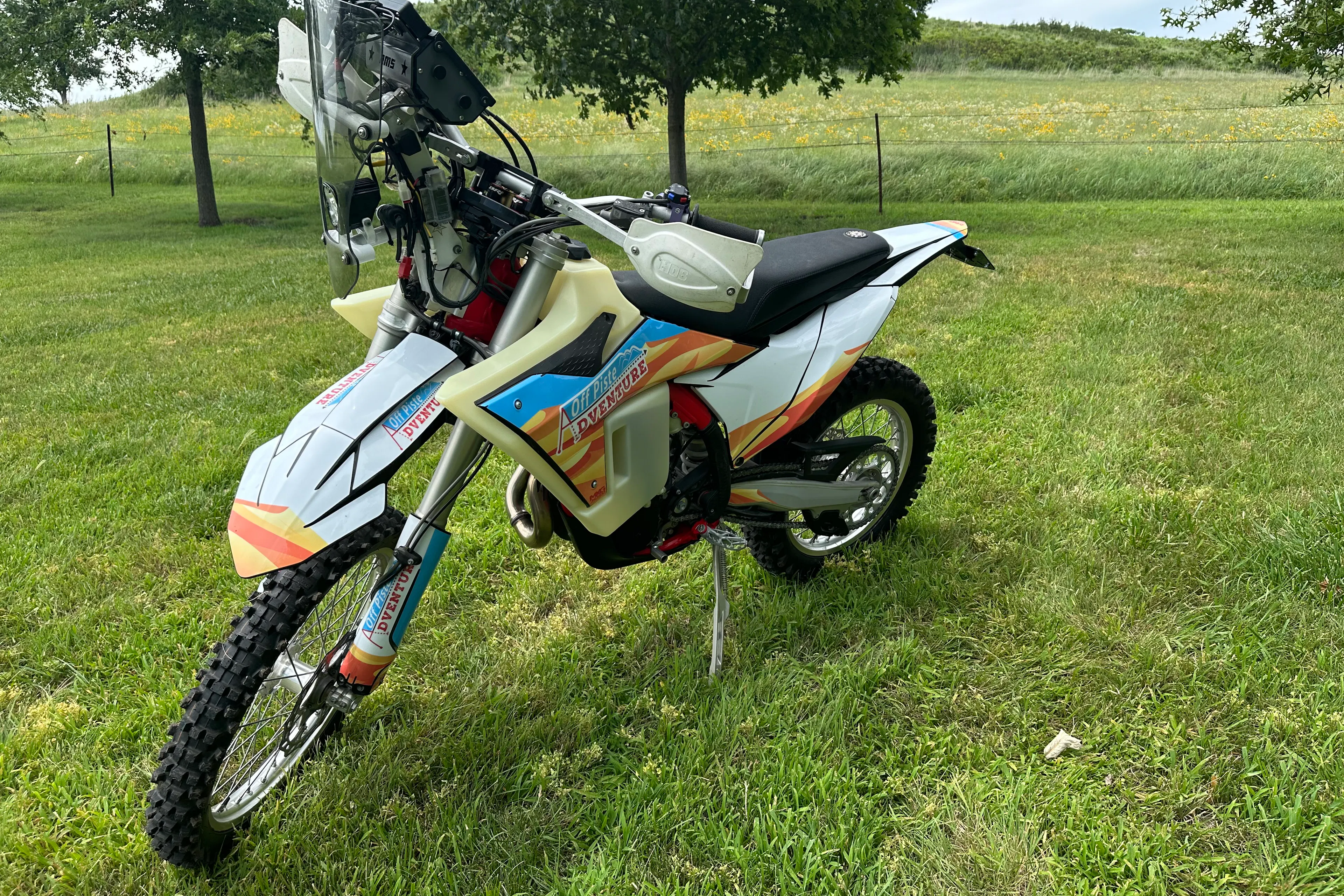 2024 Gas Gas ES500F Off-Piste Adventures left side front 3/4