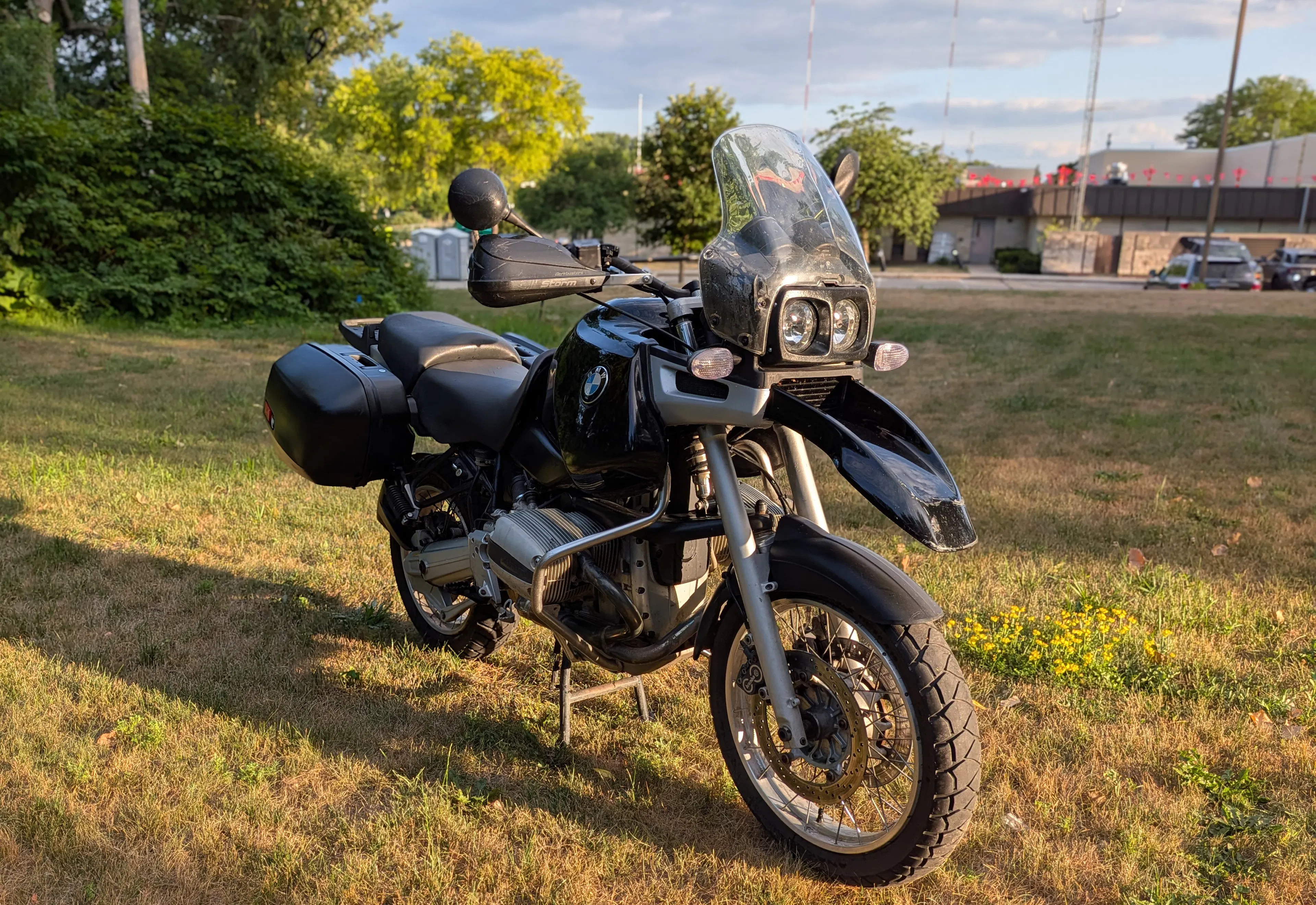 1996 BMW R1100GS right front 3/4
