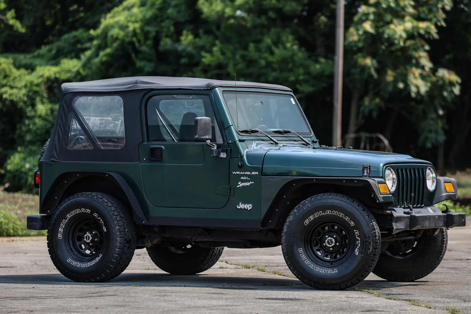 1999 Jeep Wrangler Sport passenger front 3/4 shallow