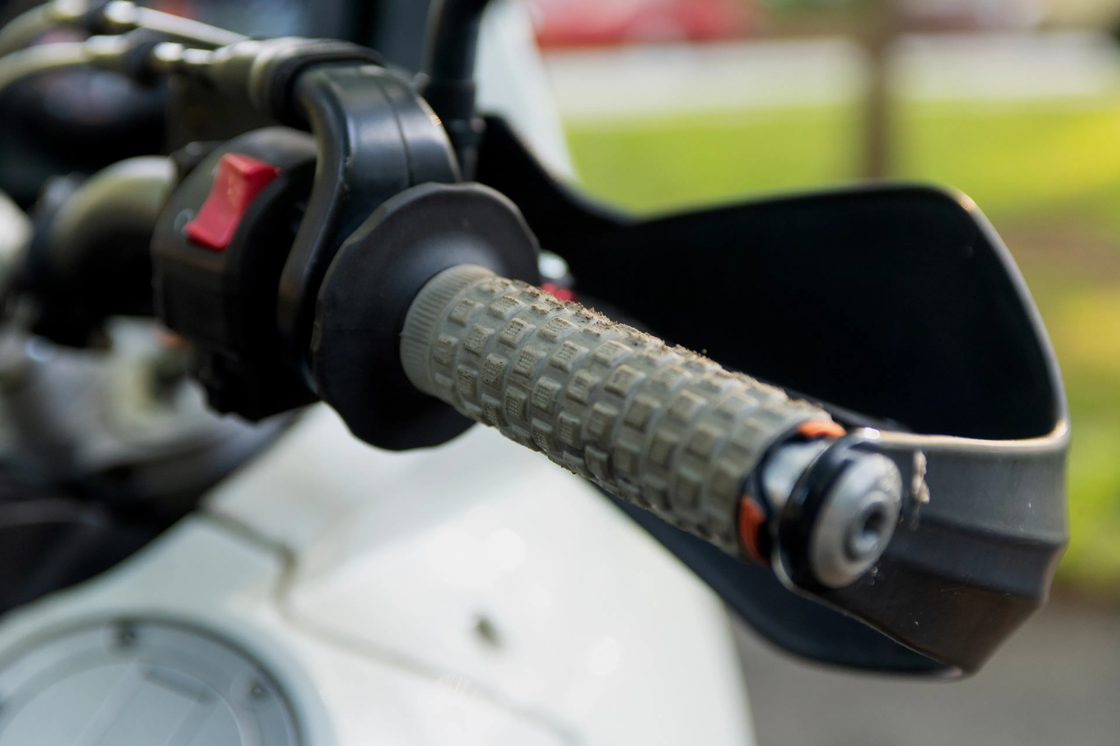 2010 KTM 990 Adventure right grip 