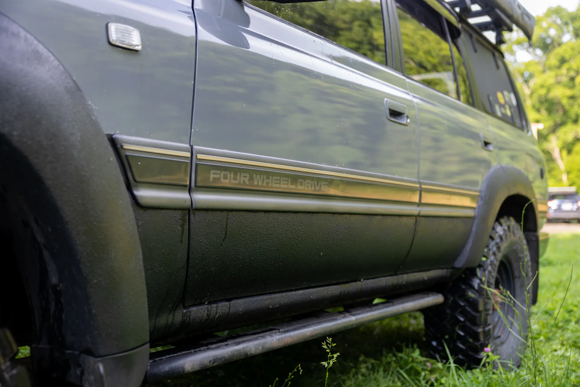 1990 Toyota Land Cruiser VX Limited passenger side rocker