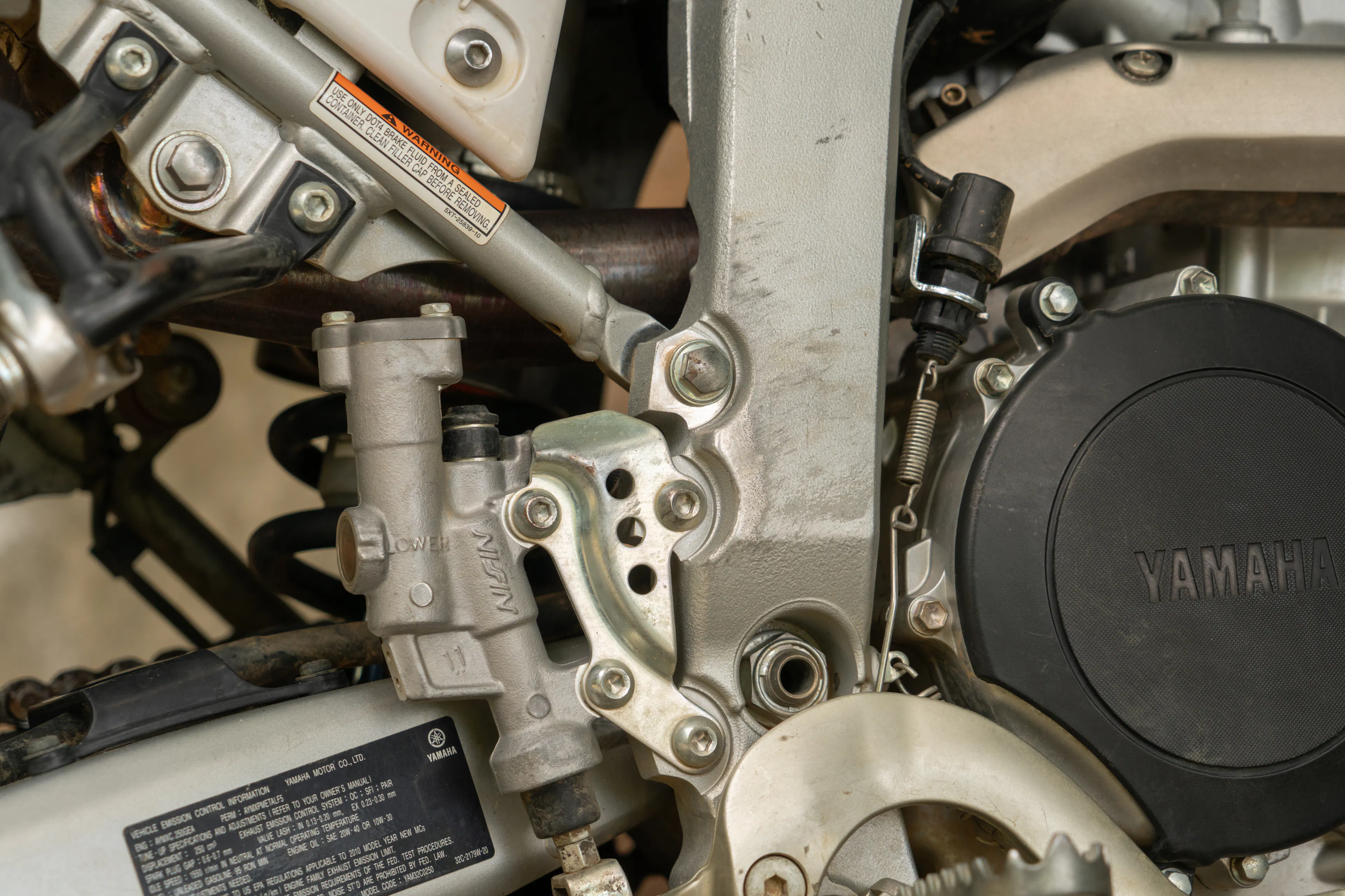 2010 Yamaha WR250R frame scuff