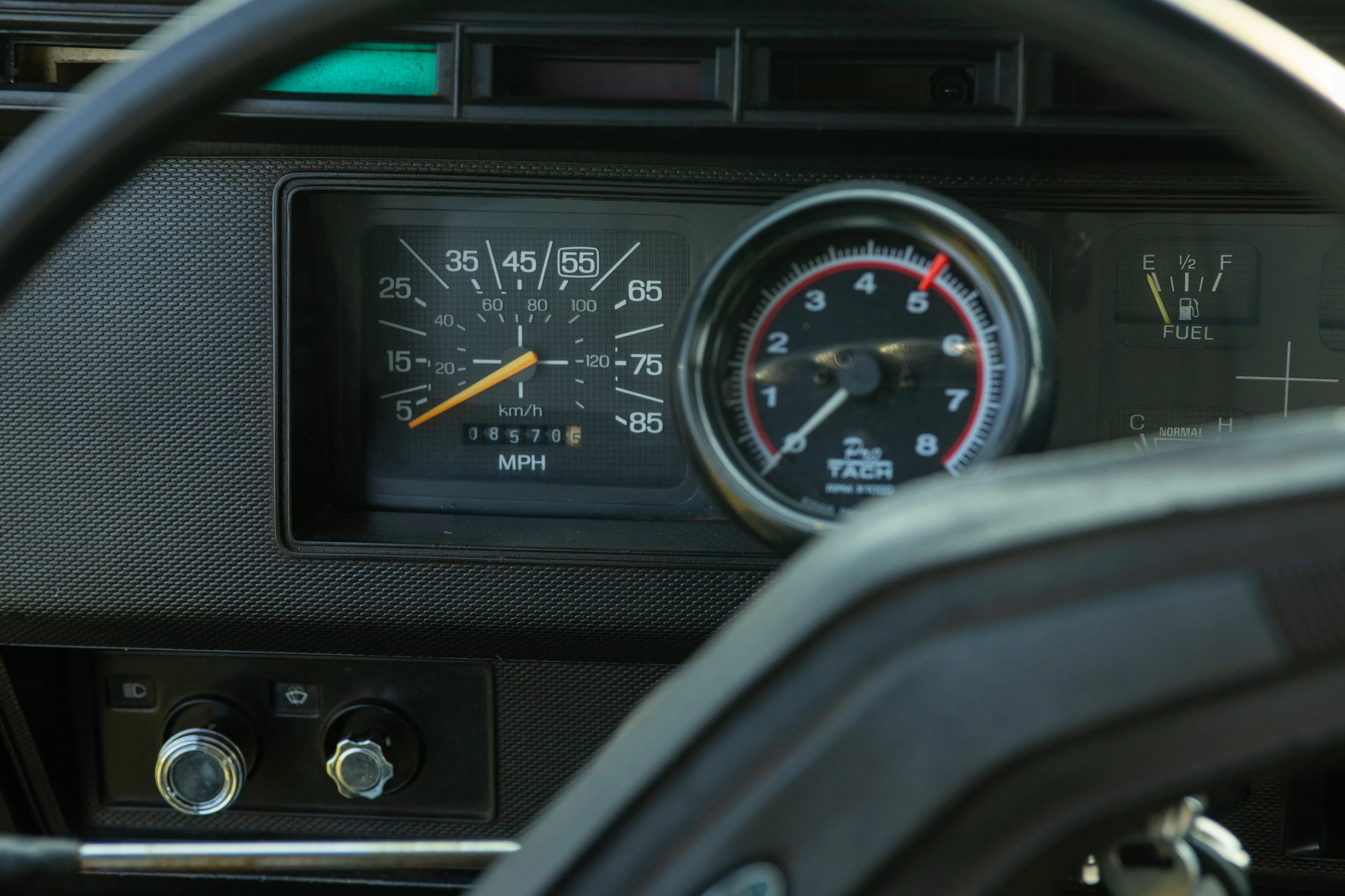 1985 Ford Bronco tach 