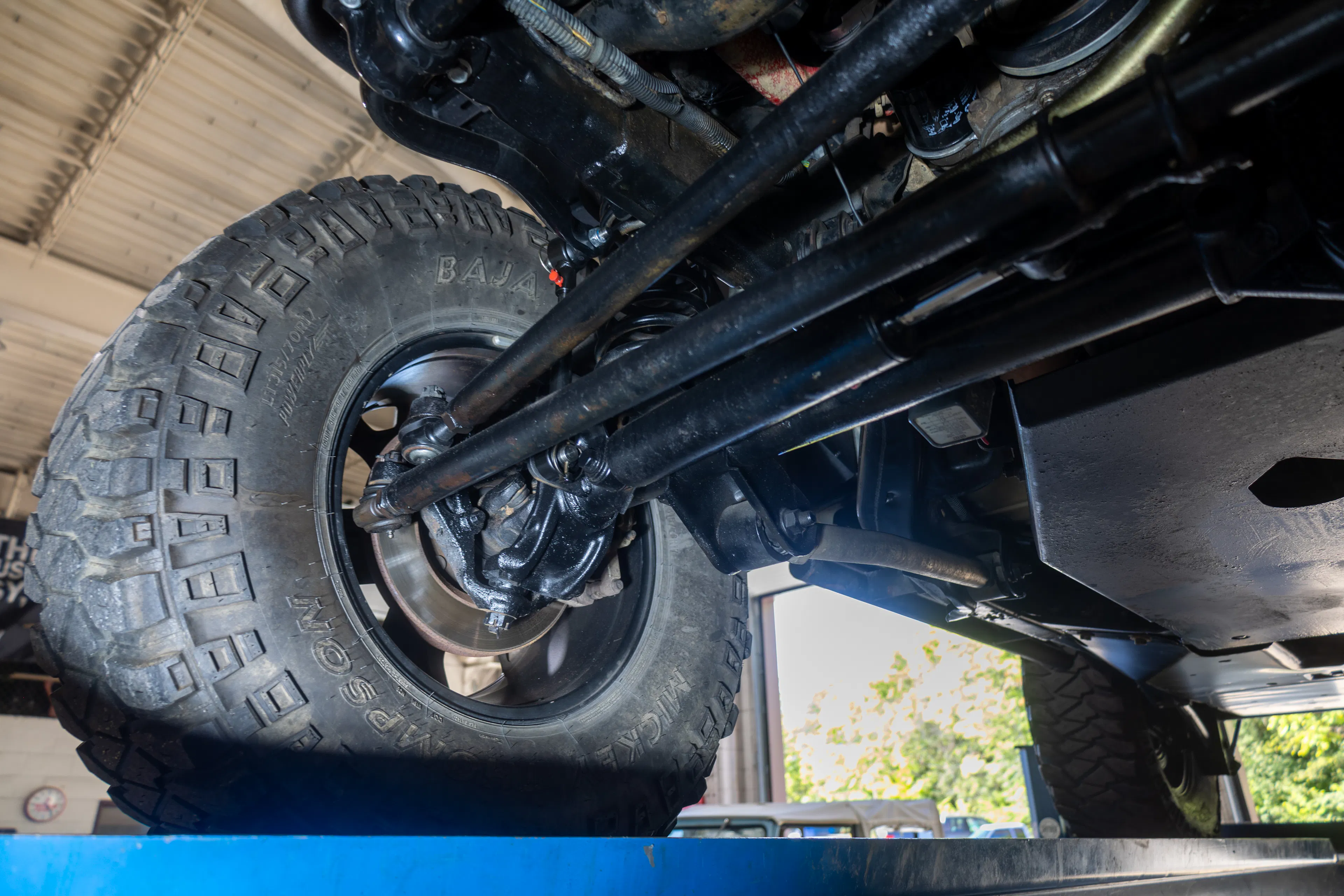 2007 Jeep Wrangler Limited Rubicon front axle 1