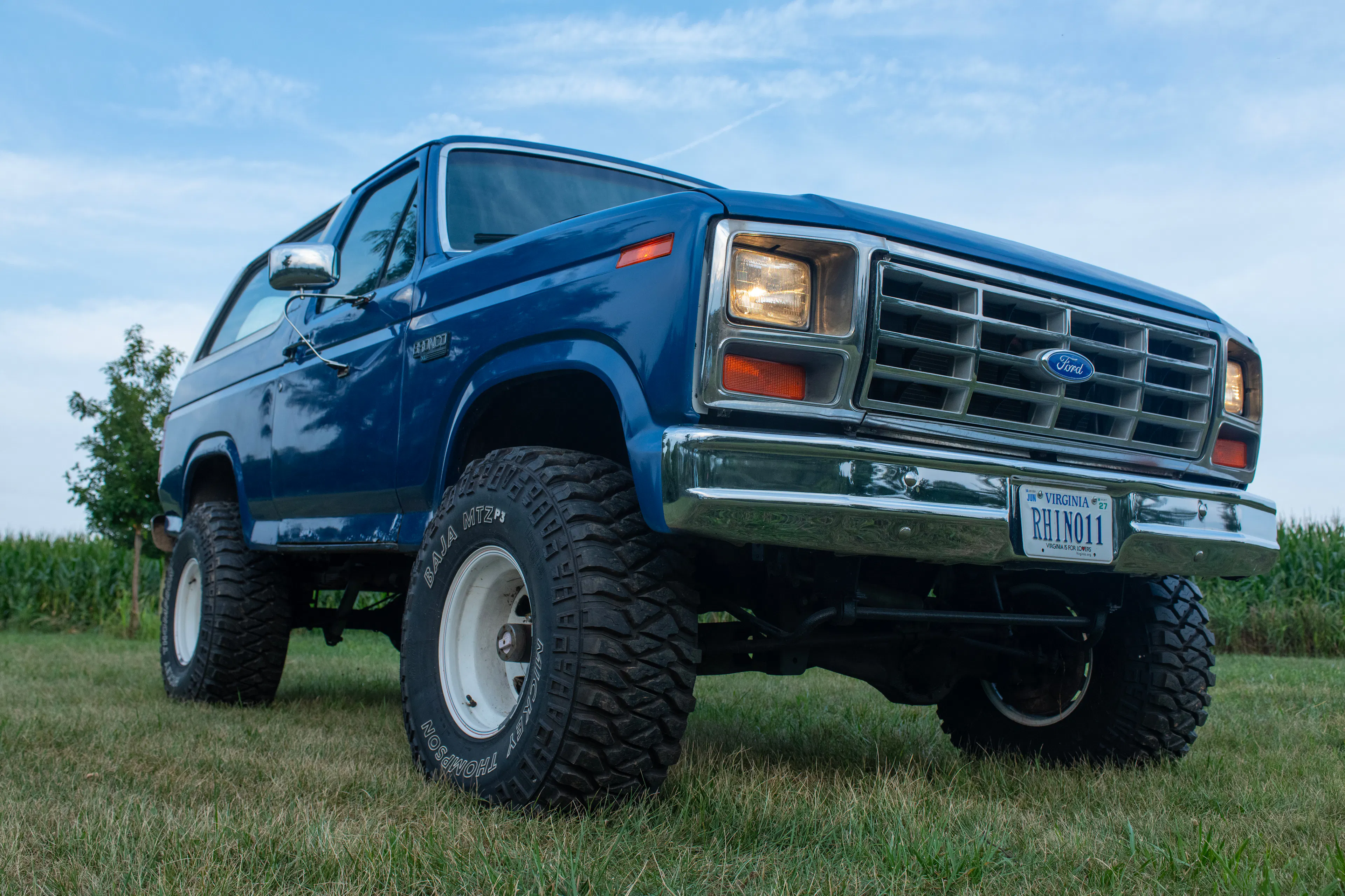 1985 Ford Bronco low passenger front 3/4