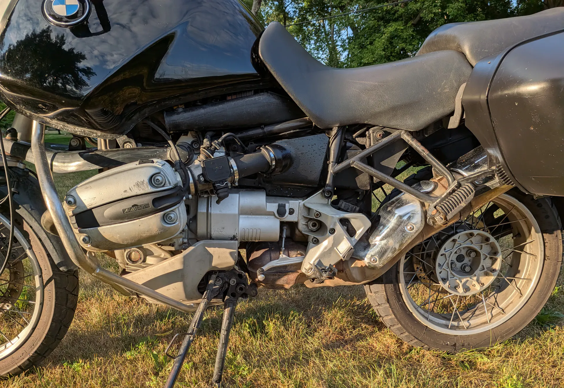 1996 BMW R1100GS left side