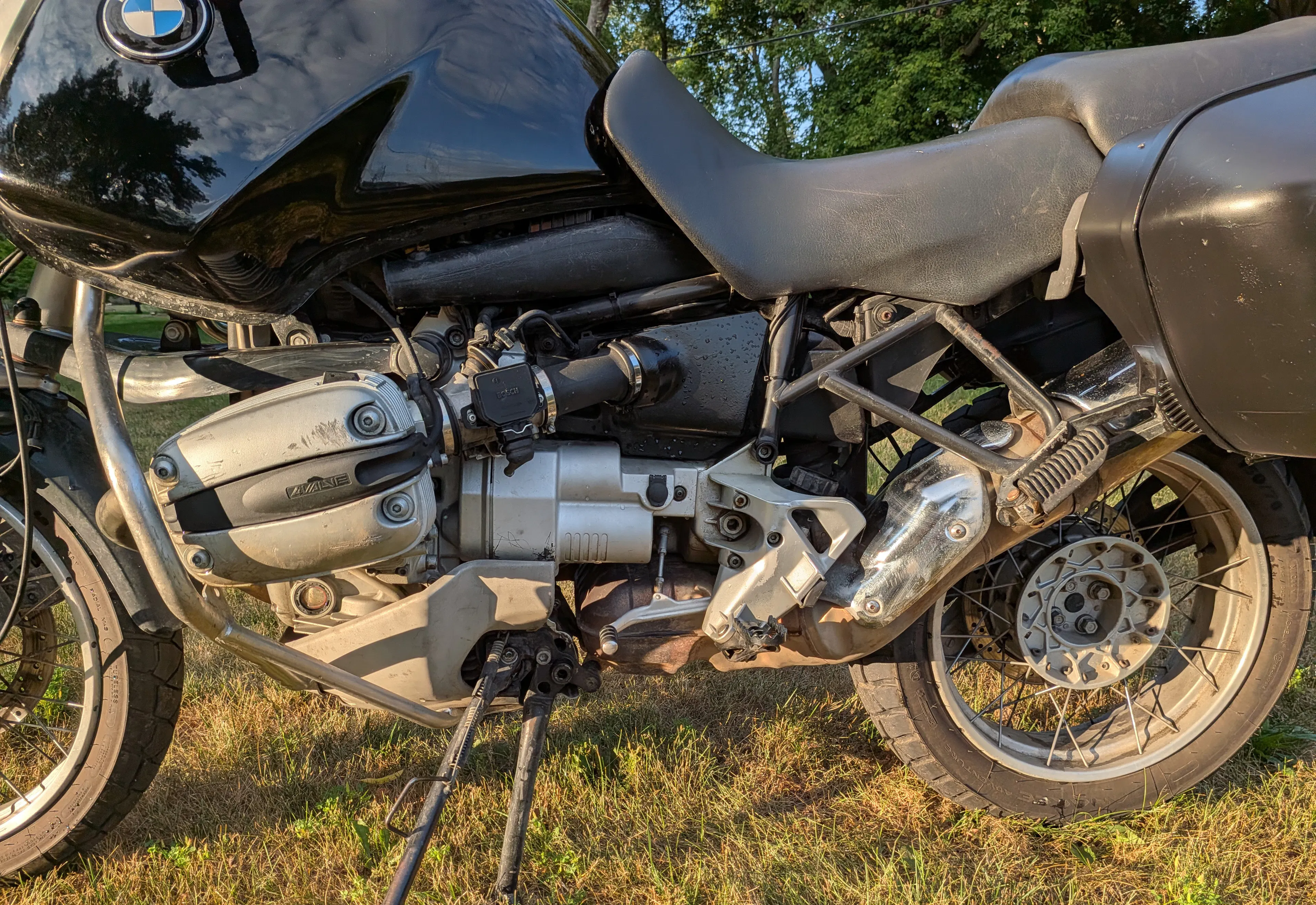 1996 BMW R1100GS left side