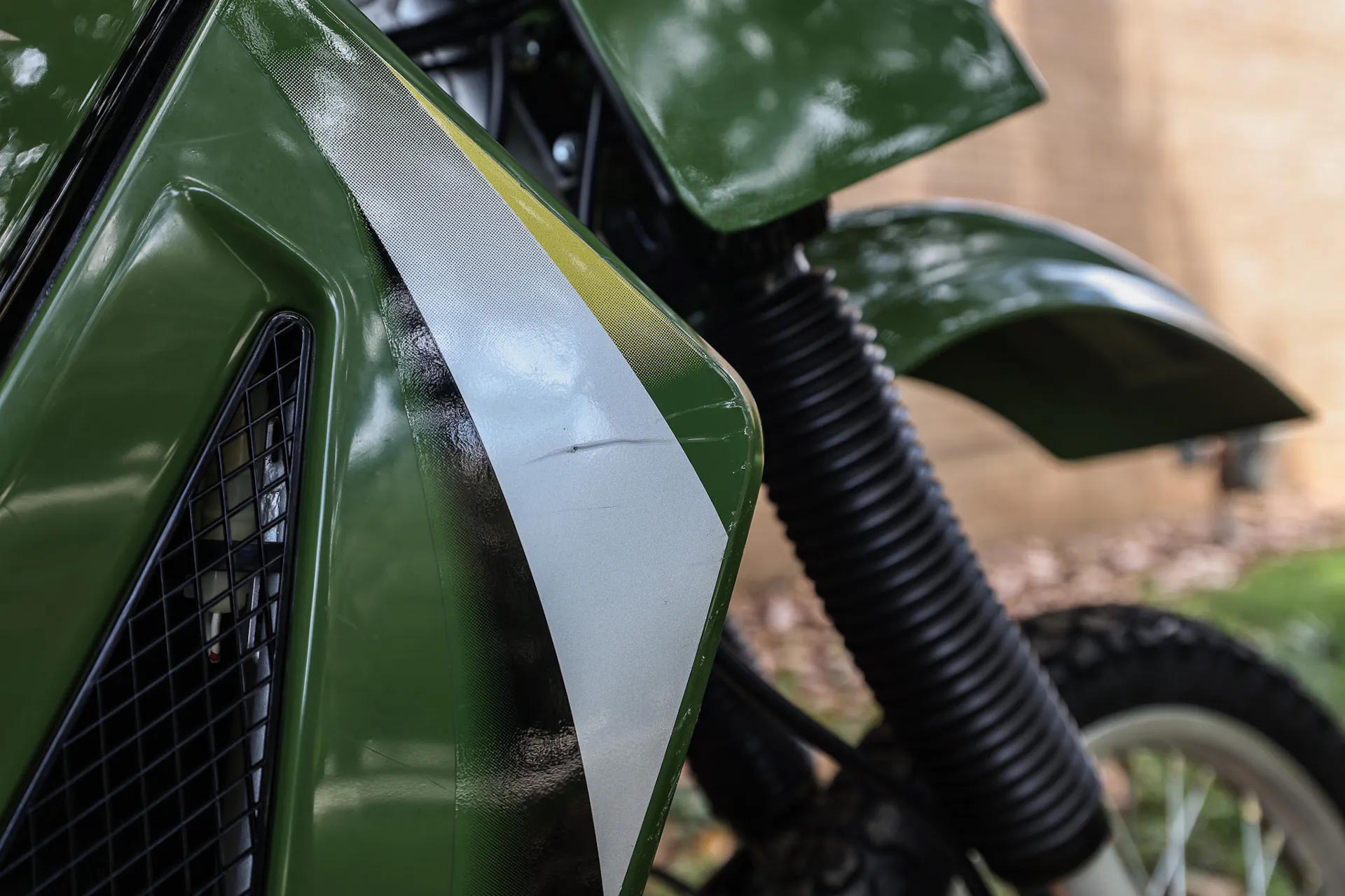 2003 Kawasaki KLR 650 right fairing scratch