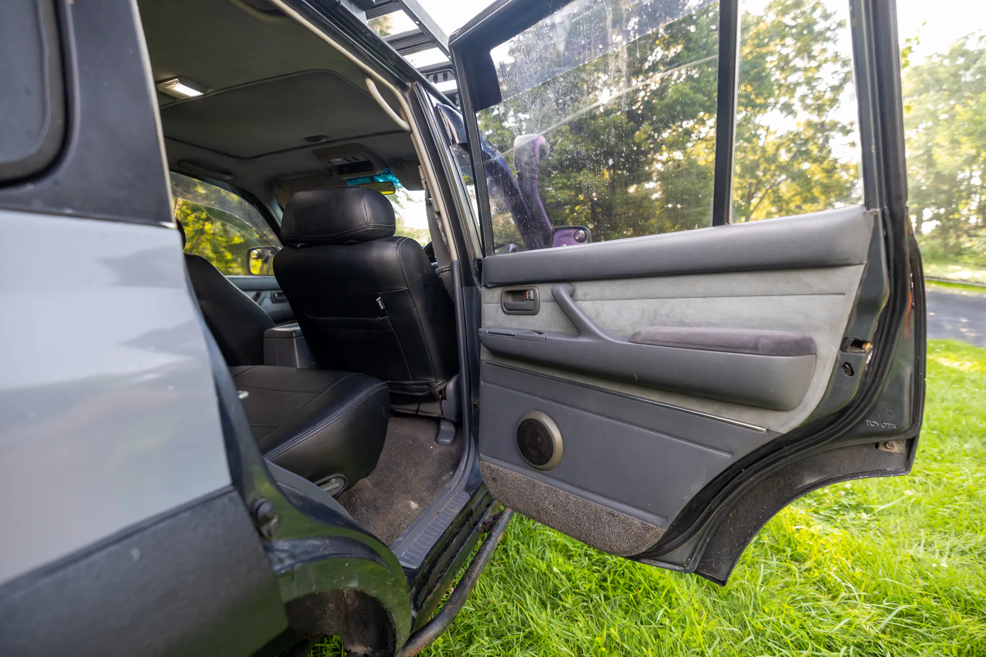 1990 Toyota Land Cruiser VX Limited driver side rear passenger door