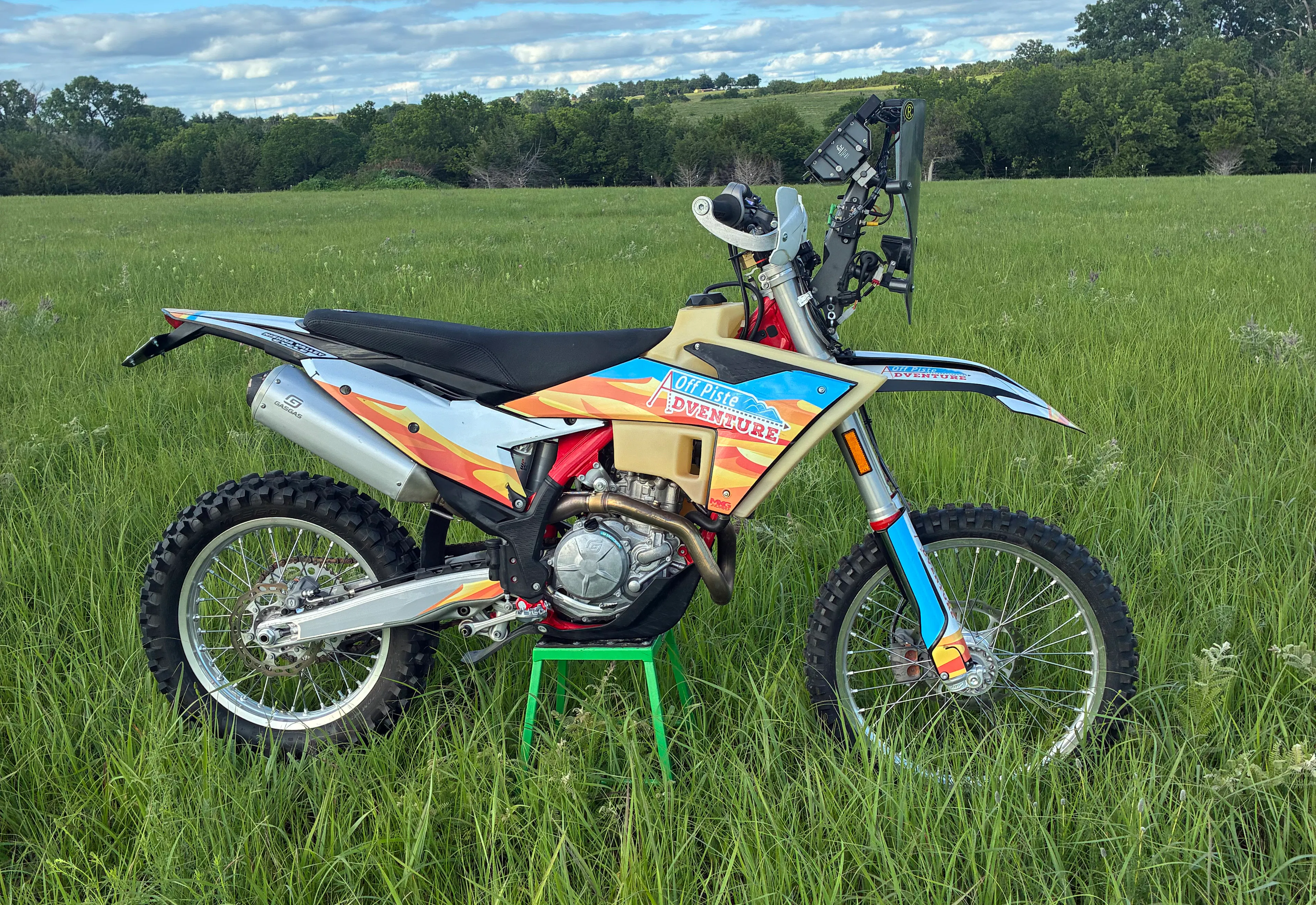 2024 GasGas ES500F right side