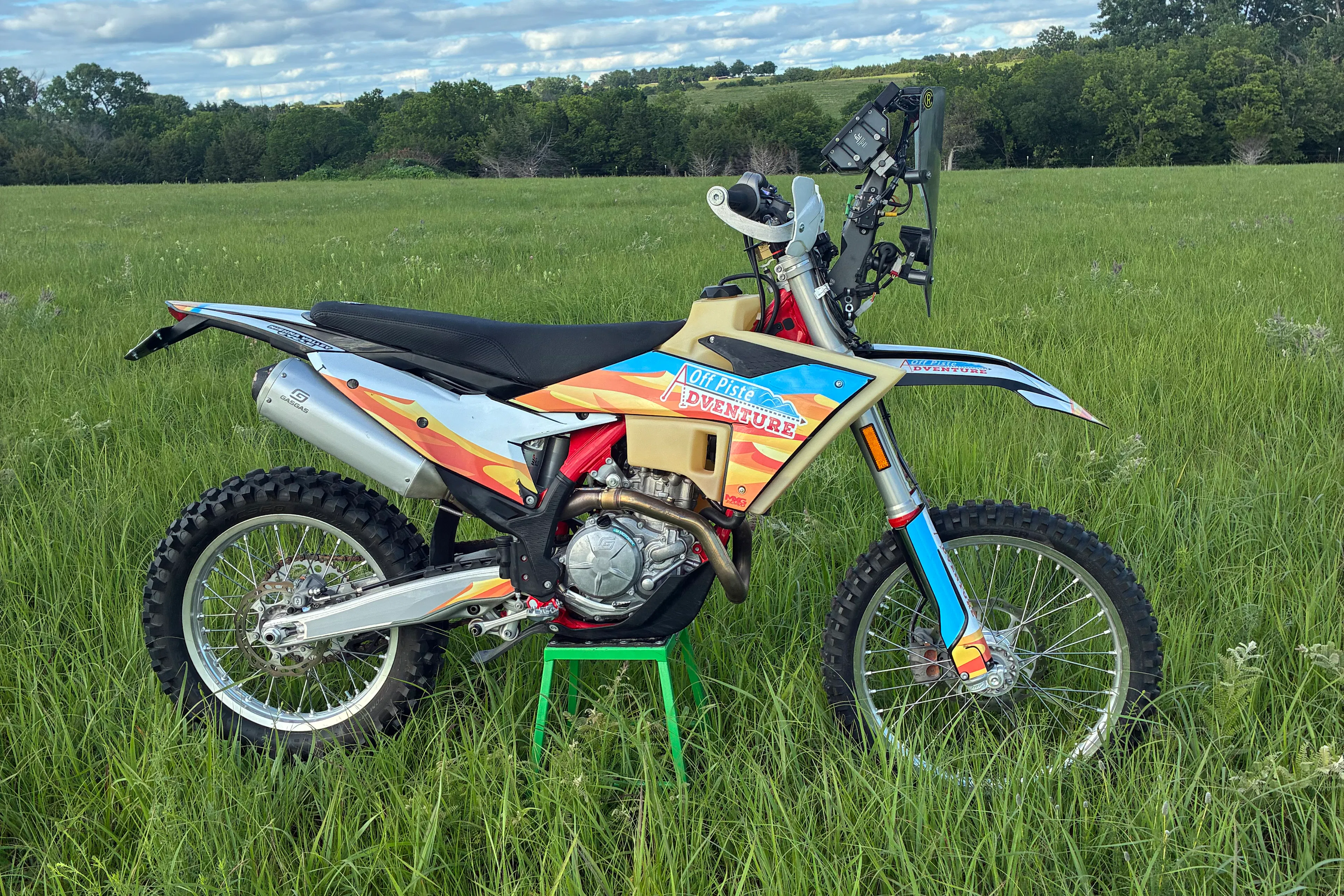 2024 GasGas ES500F right side