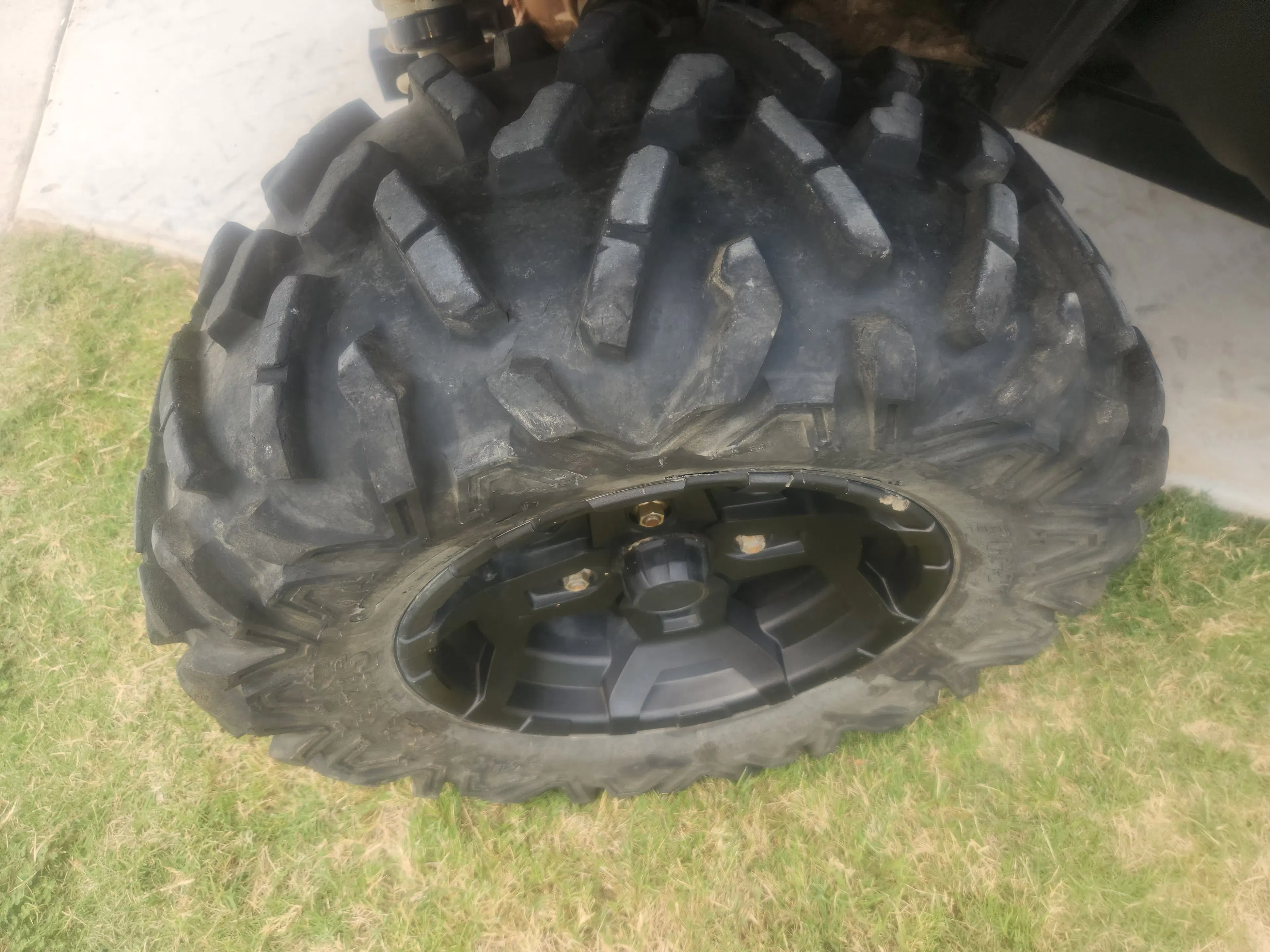 2021 Kawasaki Teryx4 passenger rear tire