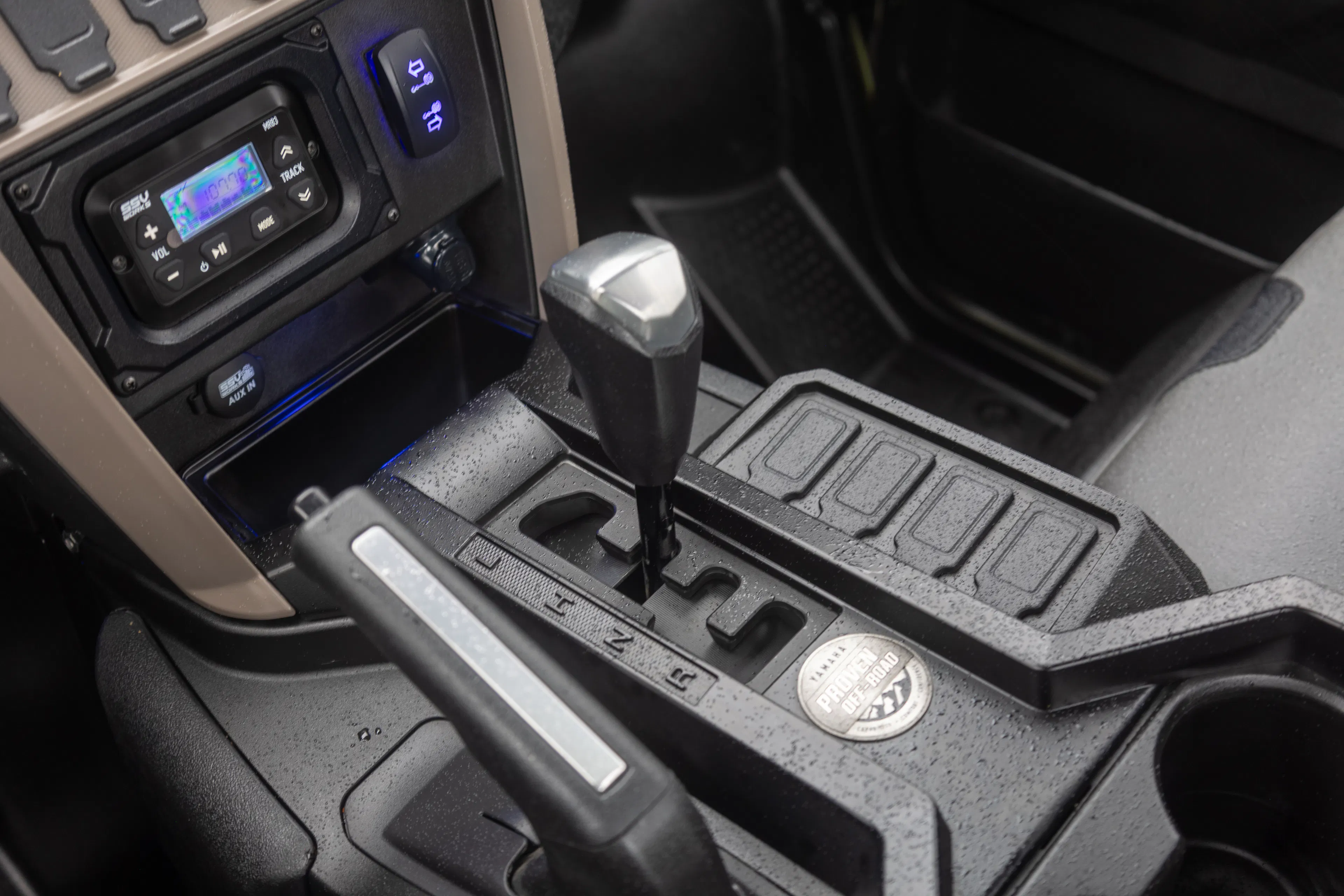 2024 Yamaha RMAX2 1000 XT-R shifter