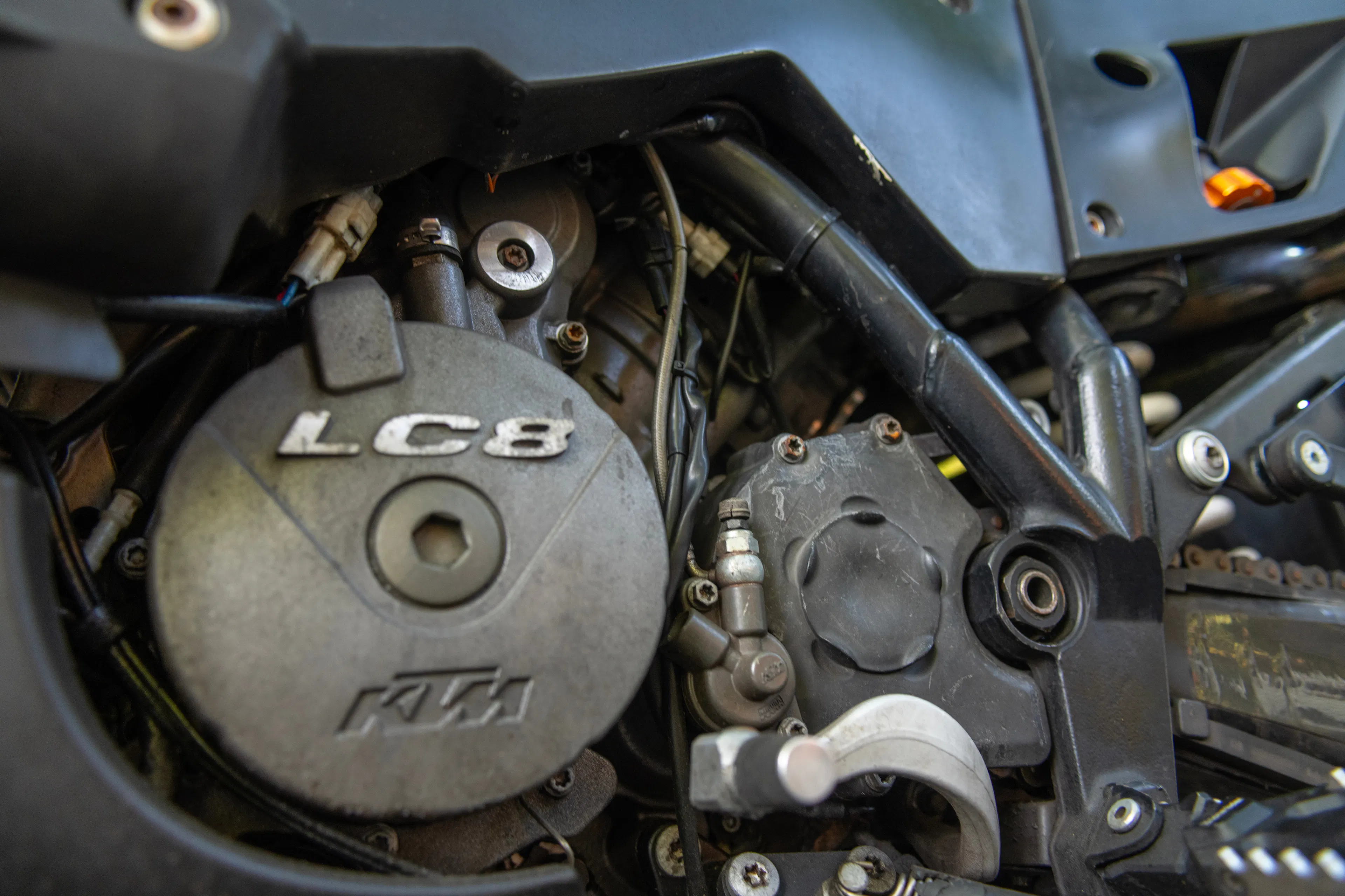 2010 KTM 990 Adventure left engine side close