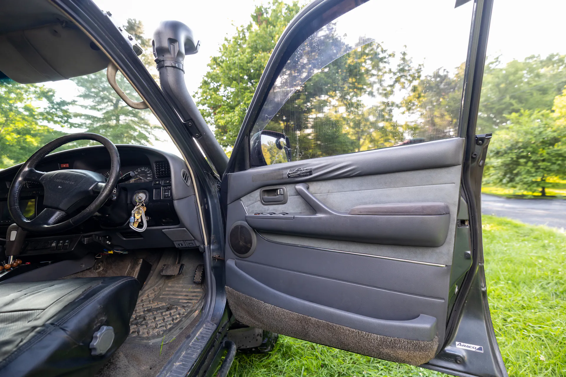 1990 Toyota Land Cruiser VX Limited driver door inside