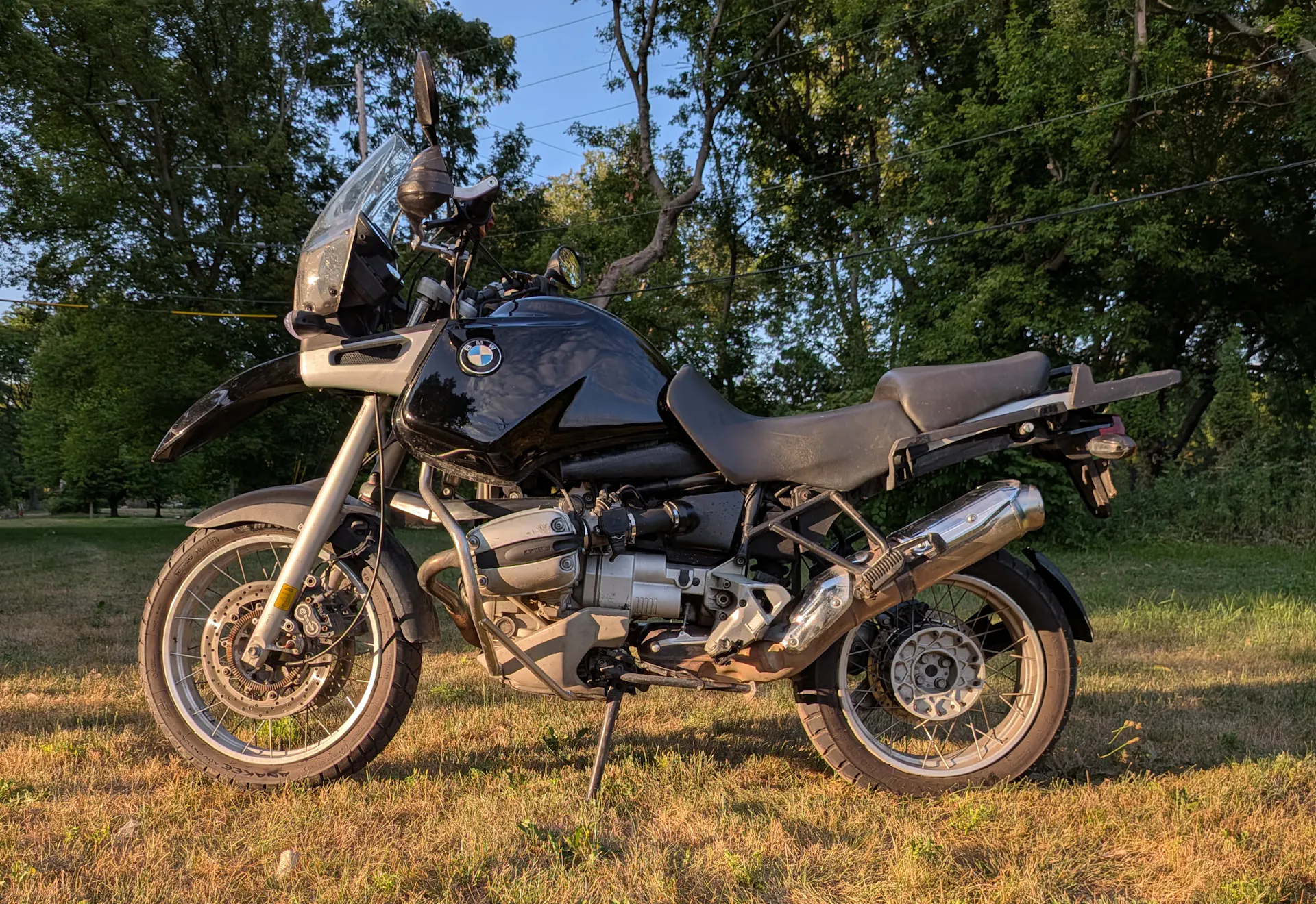 1996 BMW R1100GS left side